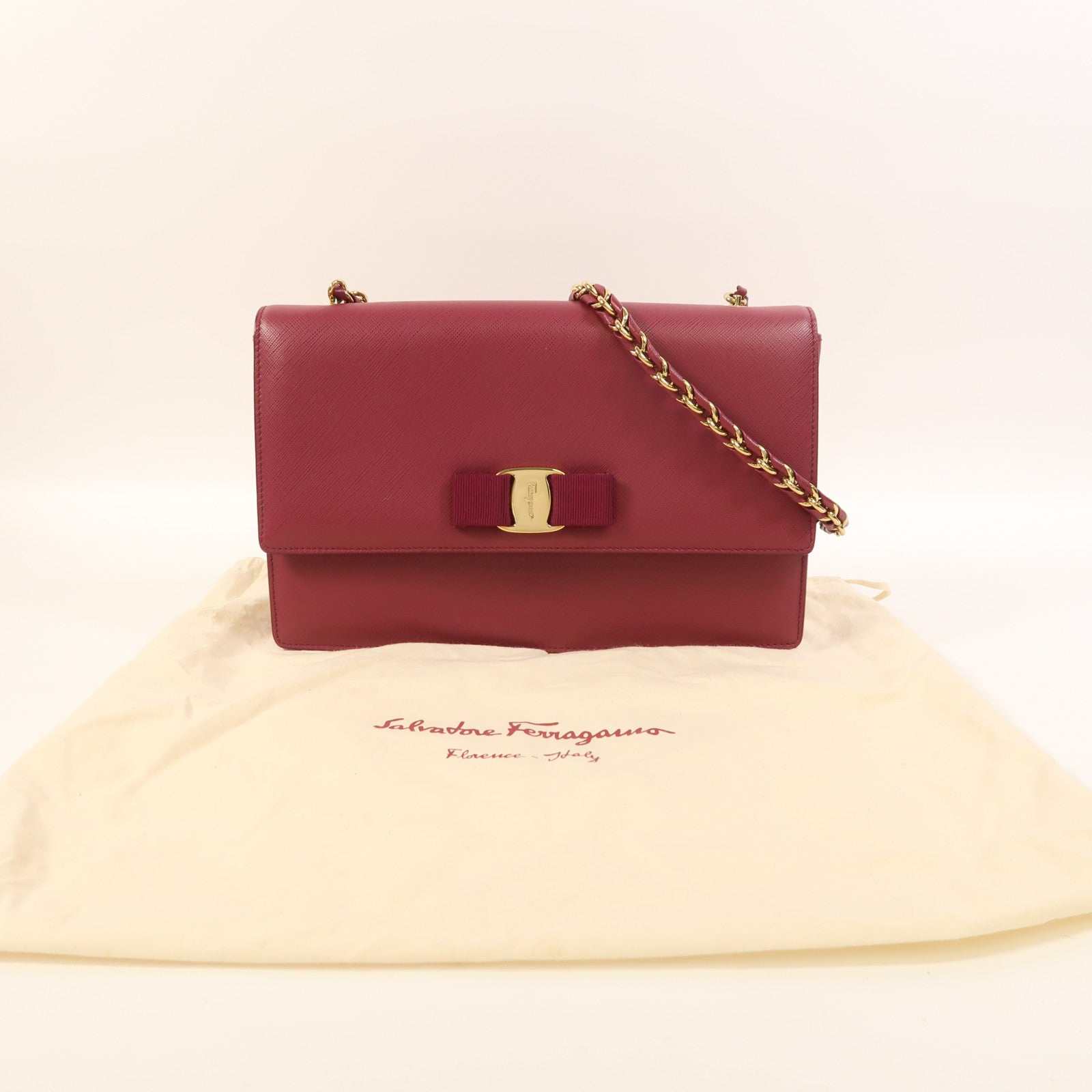 Salvatore Ferragamo 【激減優惠】Saffiano皮革Chain Shoulder金扣鏈帶肩背袋