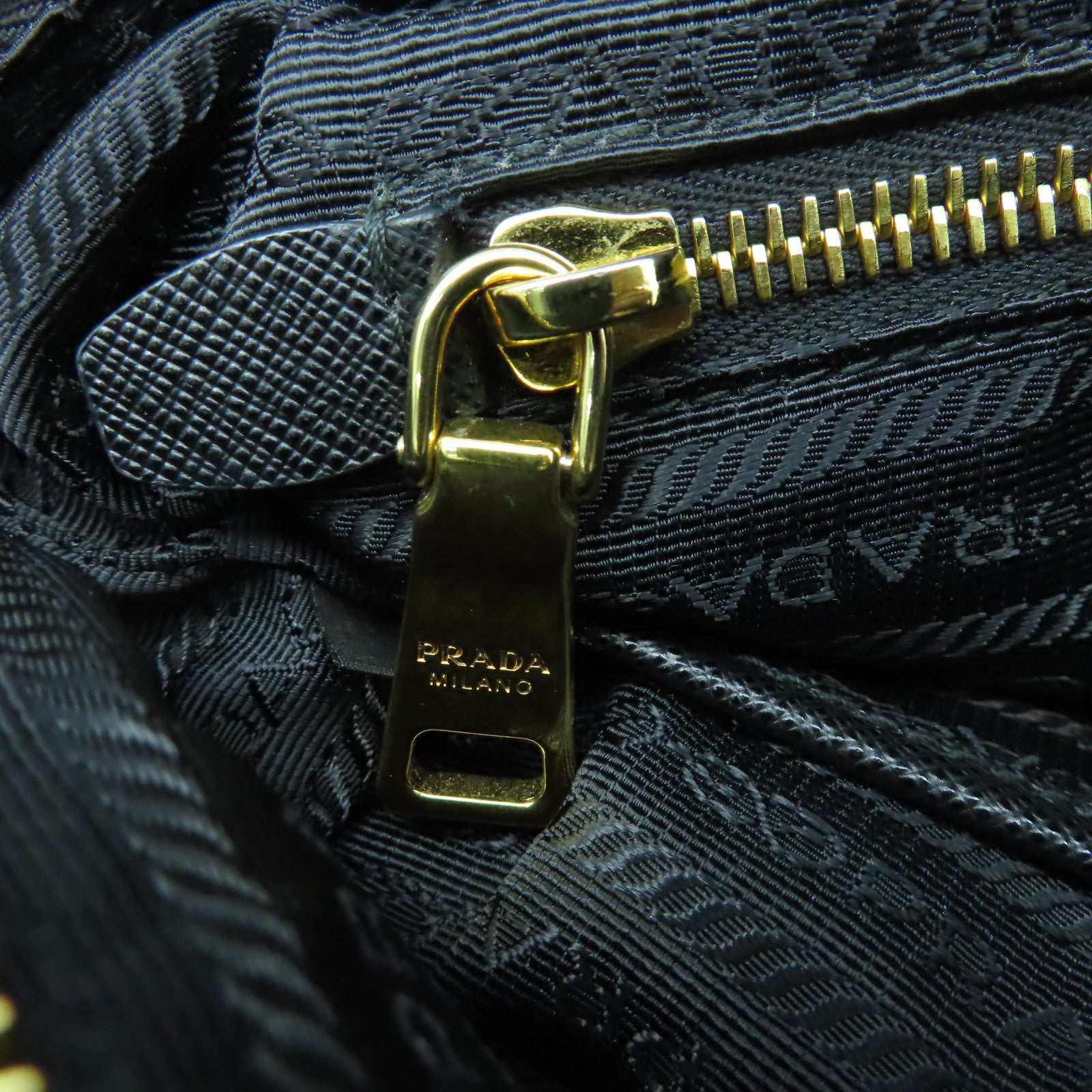PRADA 尼龍/牛皮皮革2 Way Shoulder Bag金扣手挽肩背兩用袋黑色
