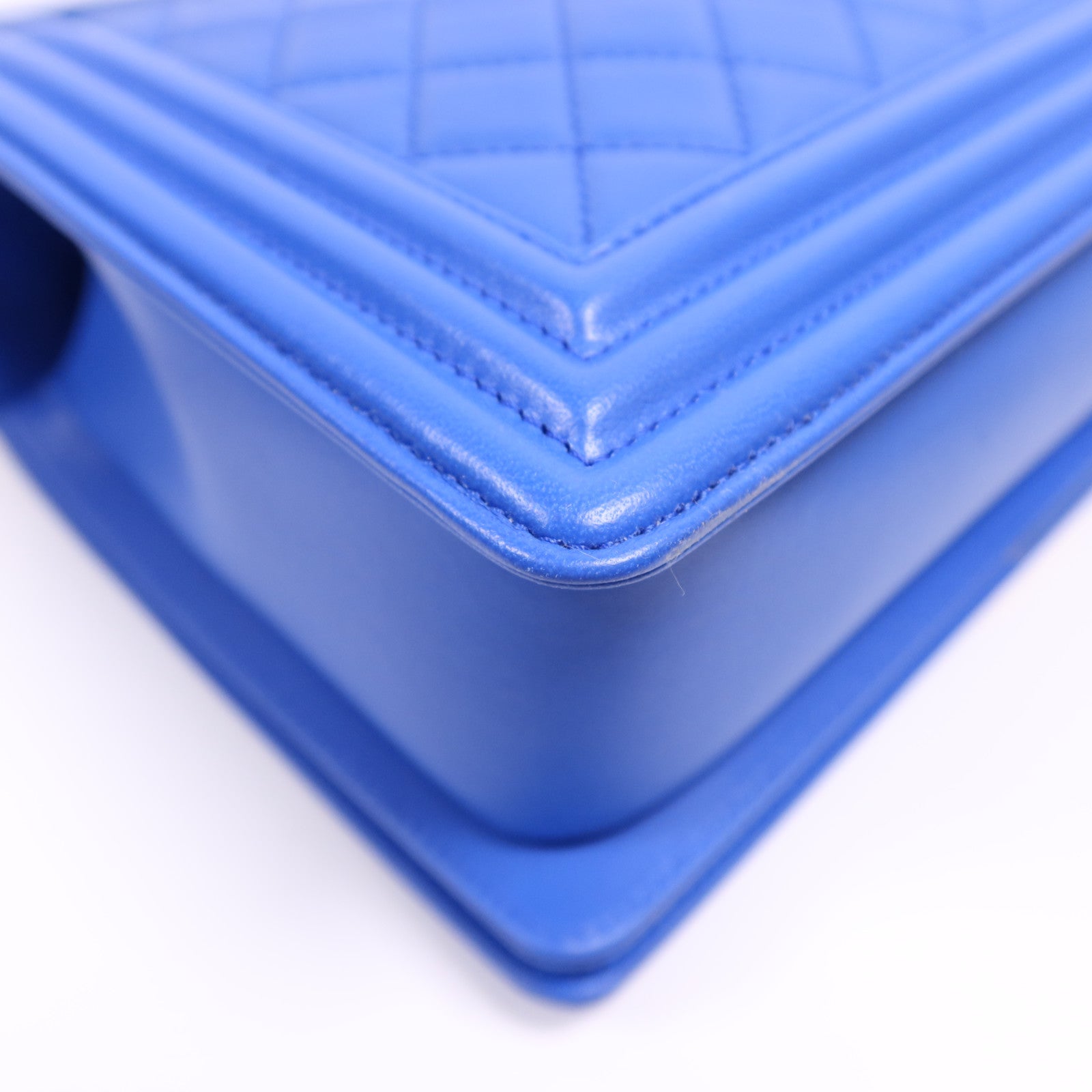 CHANEL 羊皮皮革Boy 28金扣鏈帶肩背袋