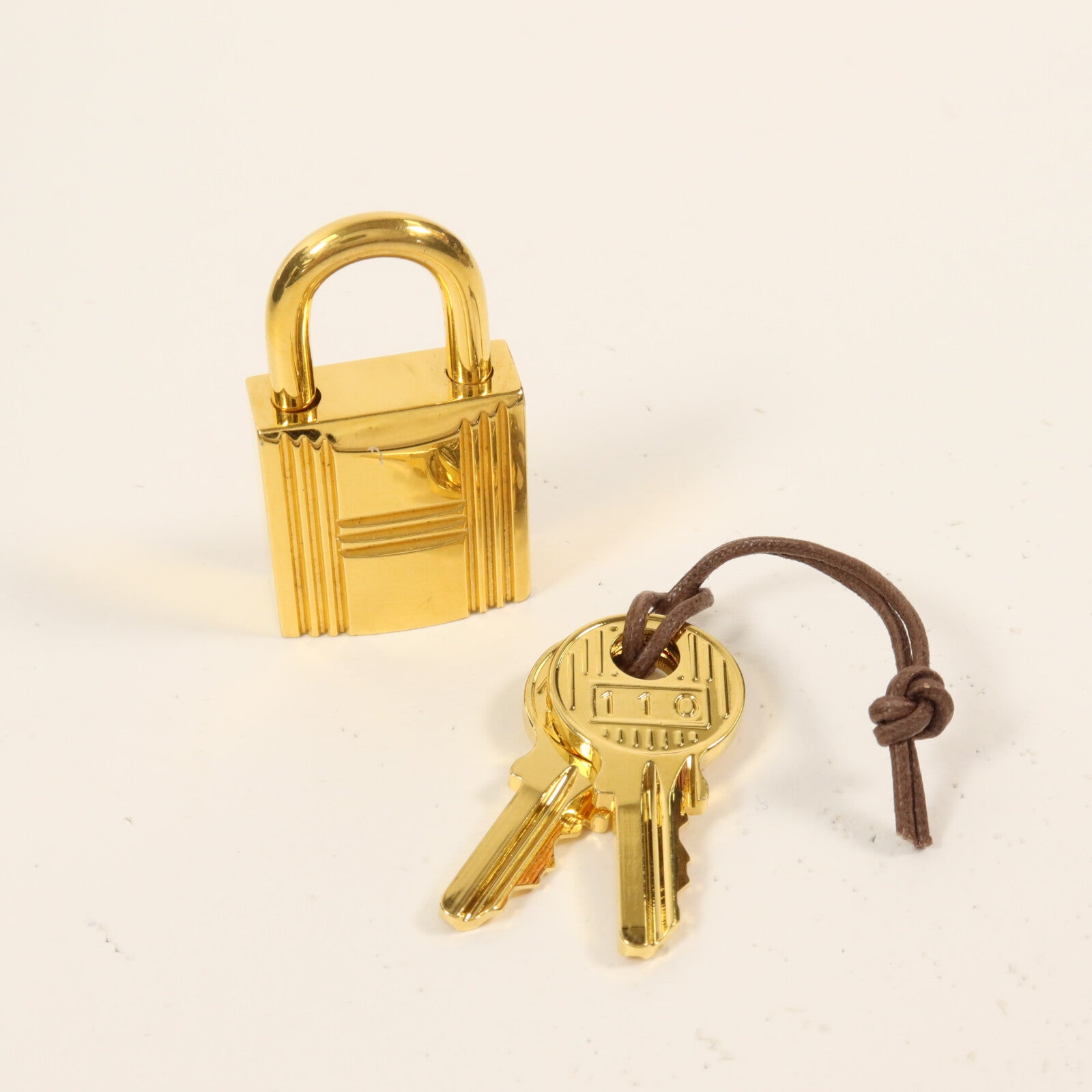 HERMES Clemence皮革Picotin MM扣手挽袋Bleu Orage