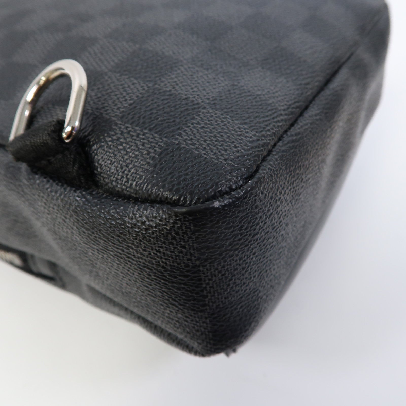 LOUIS VUITTON Damier Graphite Avenue Sling銀扣肩背袋黑色