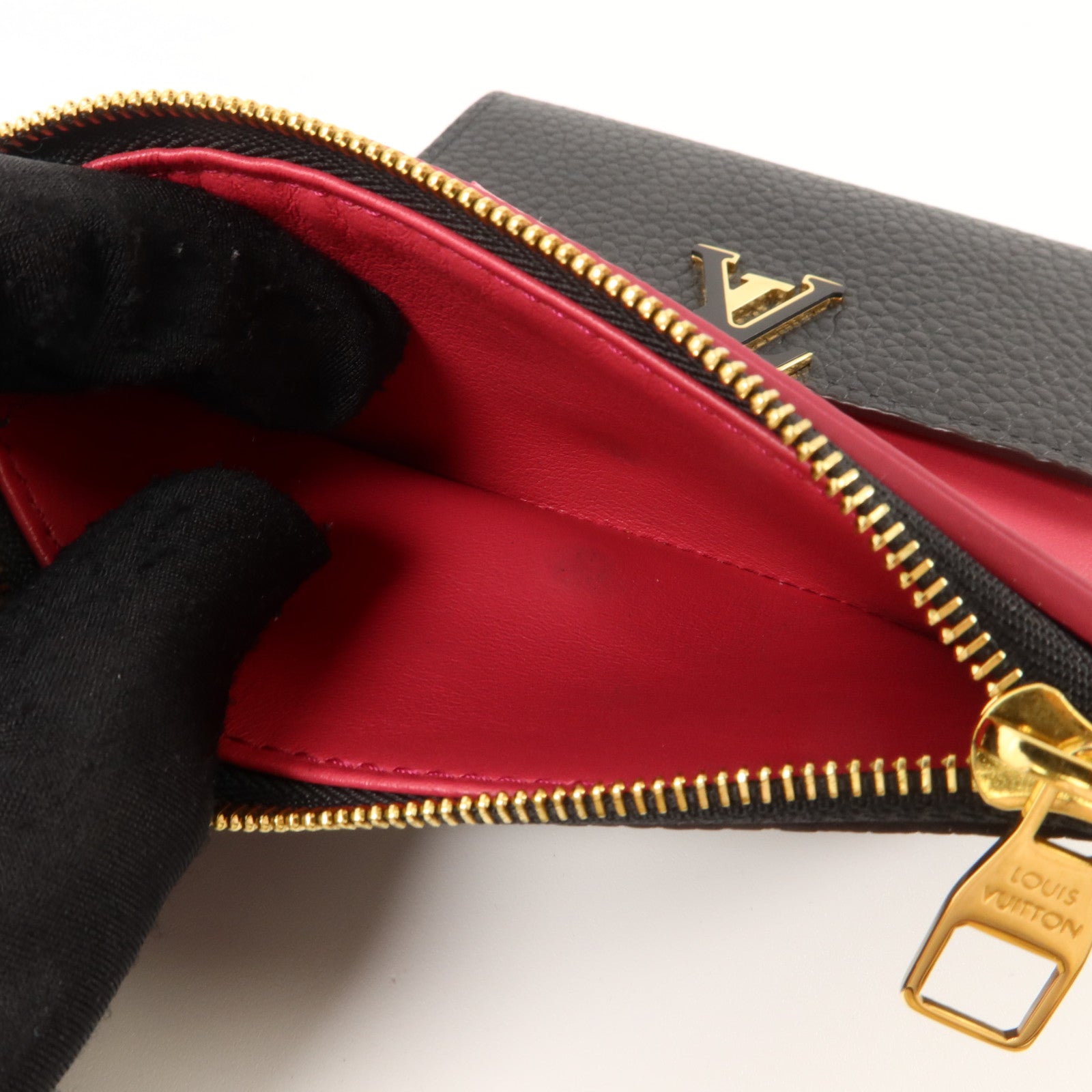 LOUIS VUITTON 牛皮皮革Capucines Wallet金扣錢包