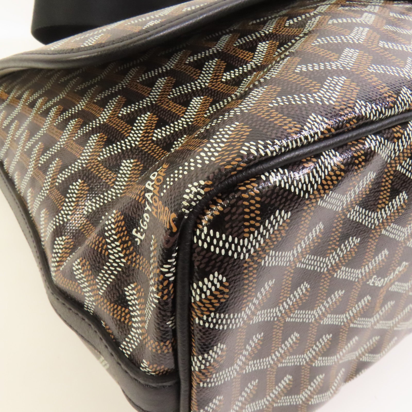 GOYARD 塗層帆布Capetien MM Messenger銀扣肩背袋