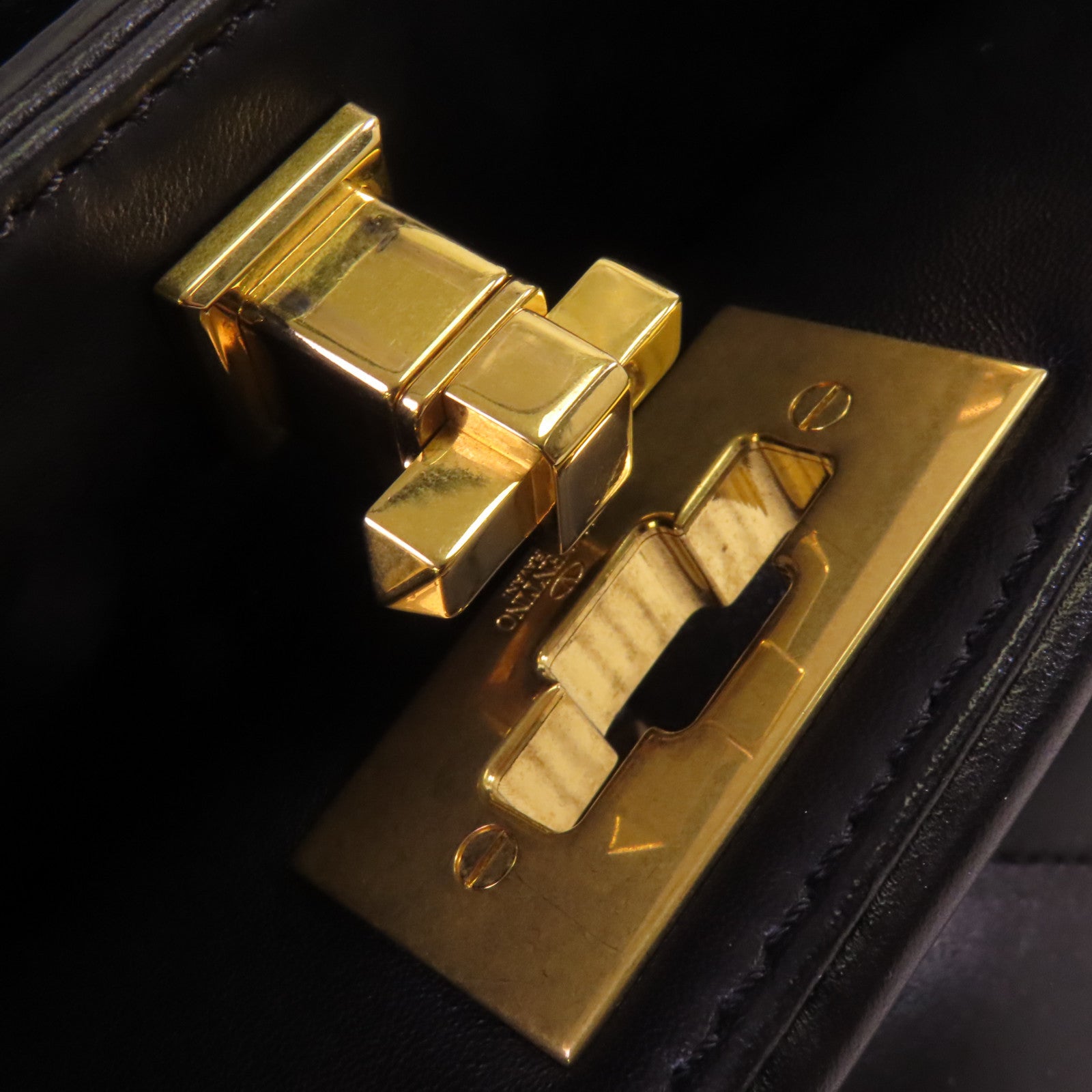 Valentino 牛皮皮革Rockstud金扣手挽肩背兩用袋