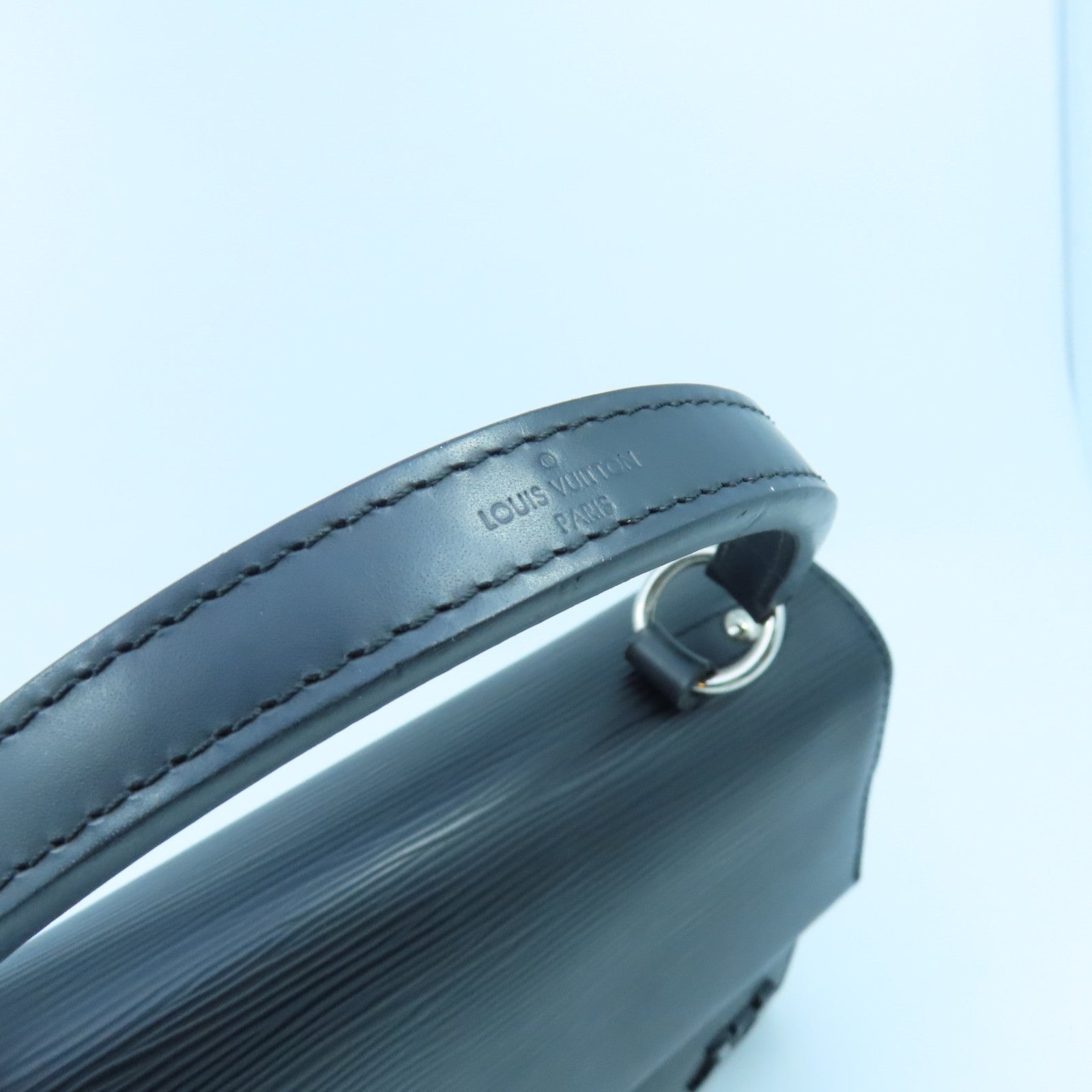 LOUIS VUITTON Epi Cluny BB银扣手挽肩背两用袋黑色