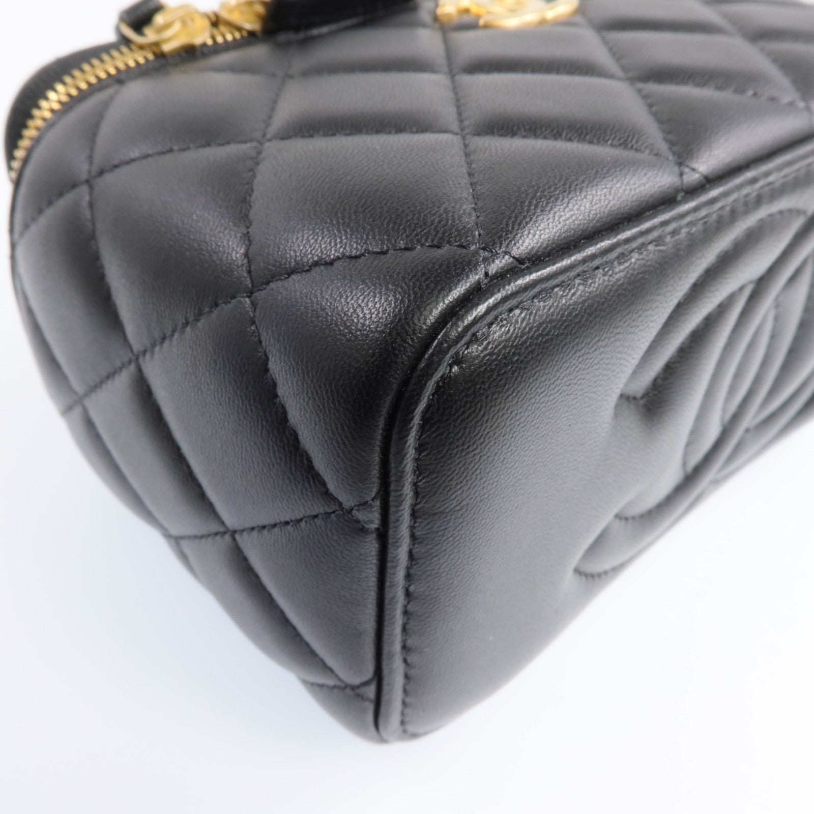 CHANEL 【激減優惠】羊皮皮革Vanity Case金扣鏈帶肩背袋