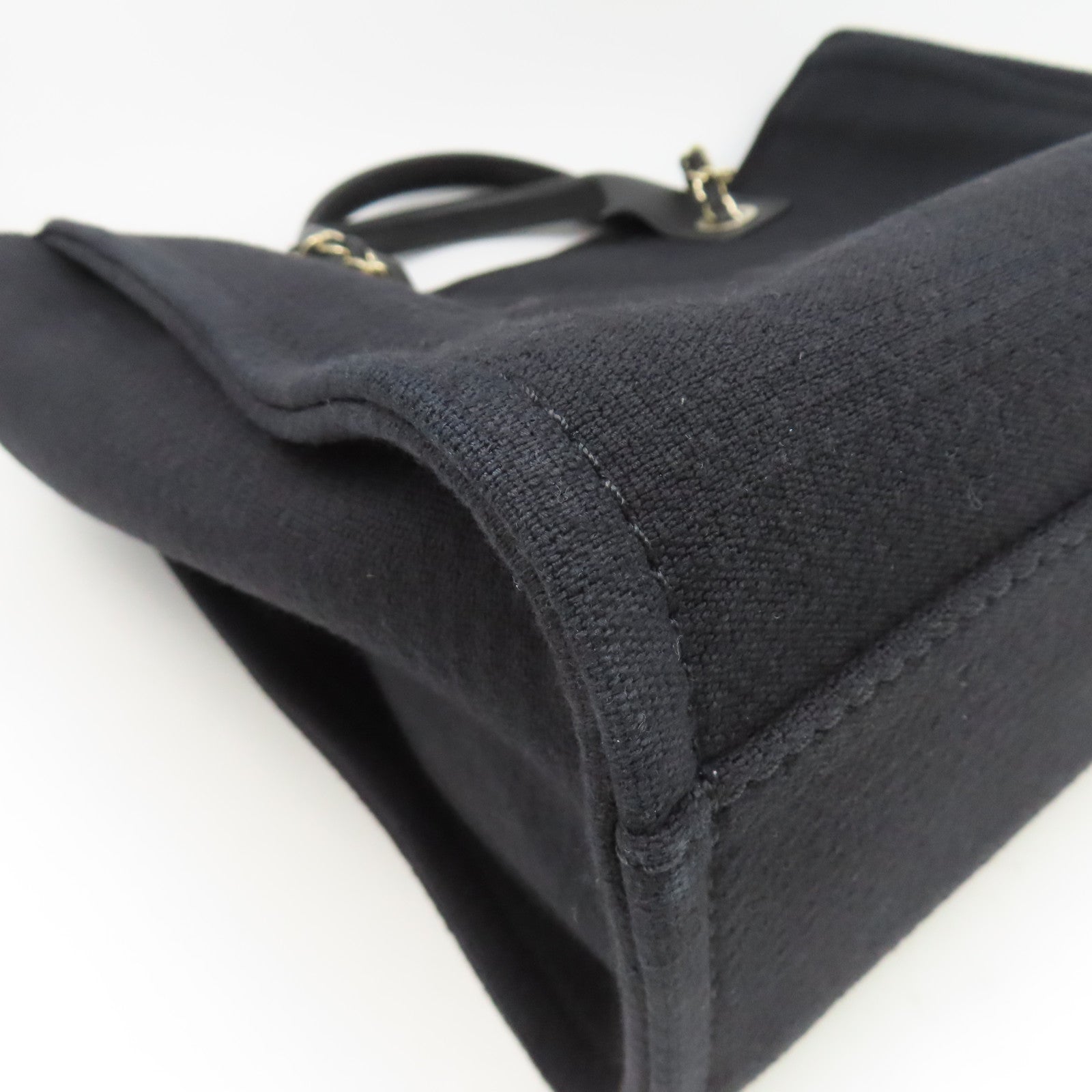 CHANEL 帆布Deauville Tote Medium銀扣手挽肩背兩用袋黑色
