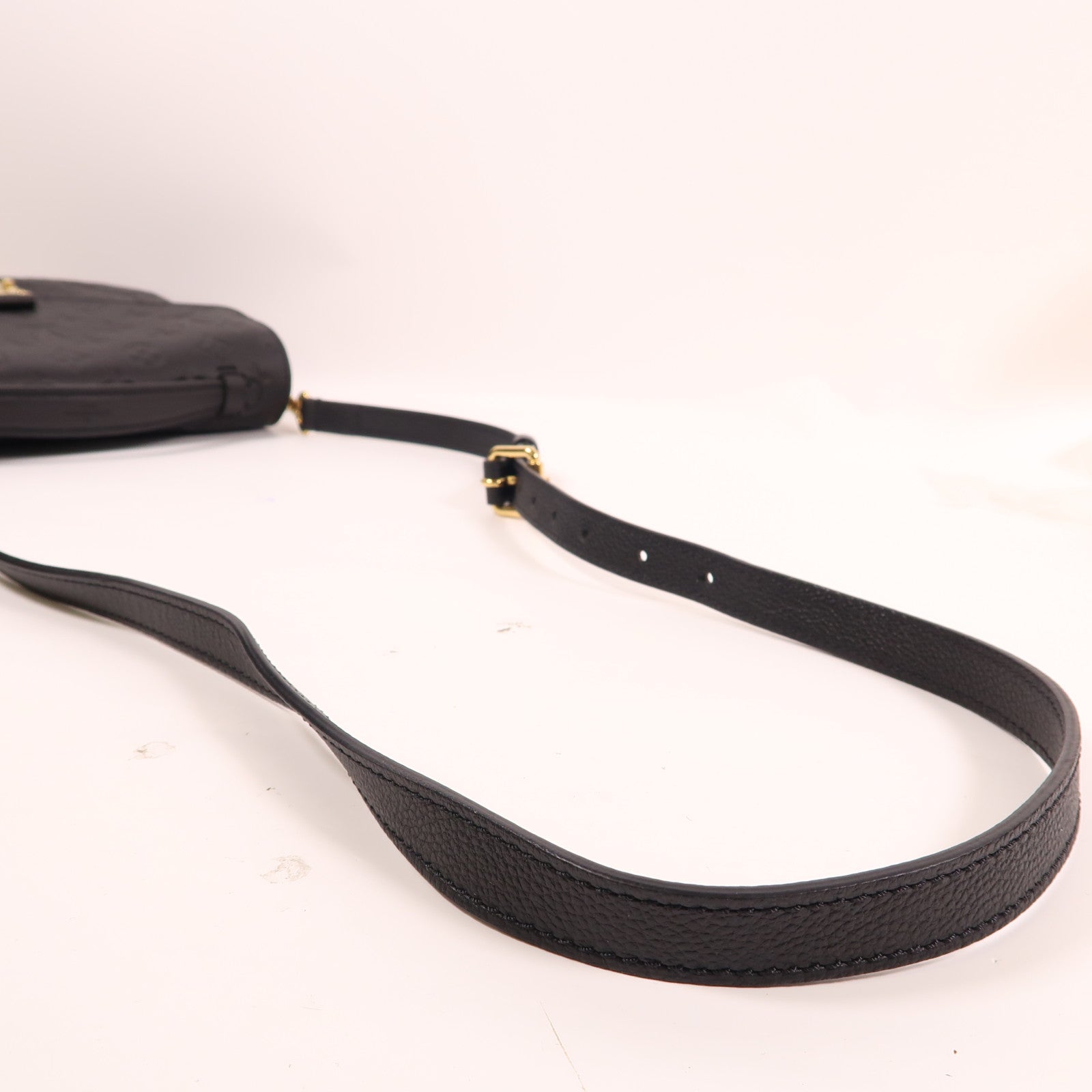 LOUIS VUITTON Monogram Empreinte Pochette Metis金扣手挽肩背两用袋黑色