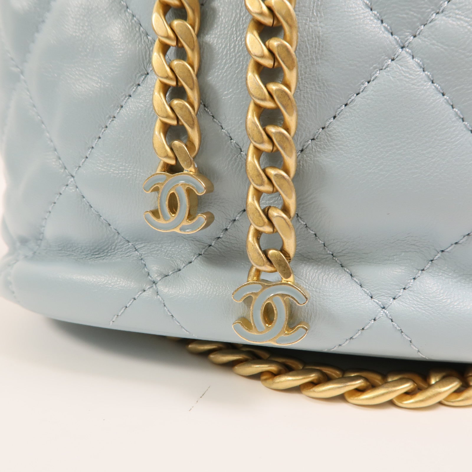 CHANEL 羊皮皮革Bucket Bag金扣鏈帶手挽肩背兩用袋
