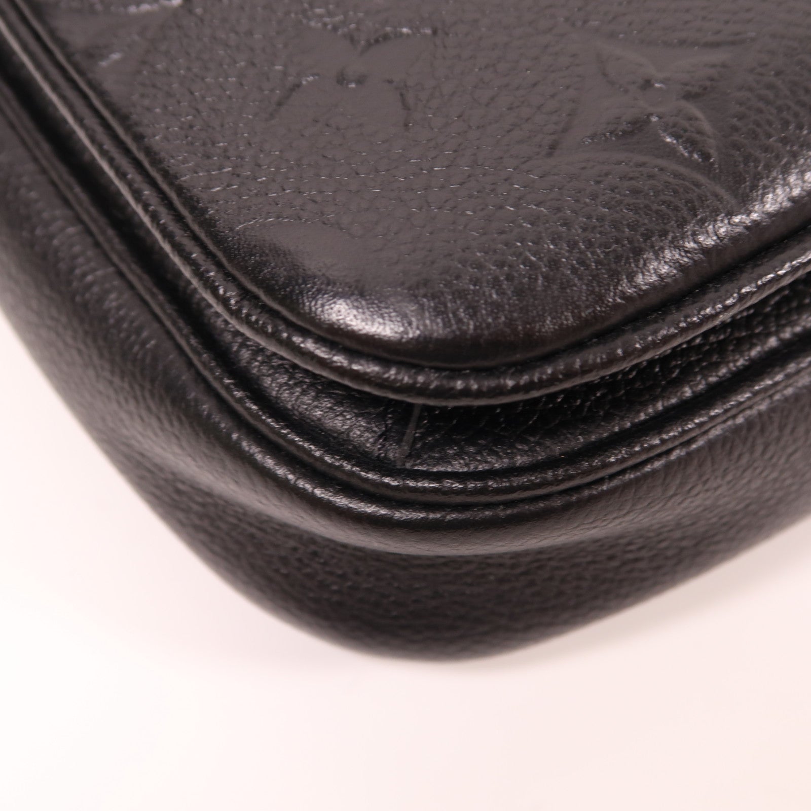 LOUIS VUITTON Monogram Empreinte Pochette Metis金扣手挽肩背两用袋黑色