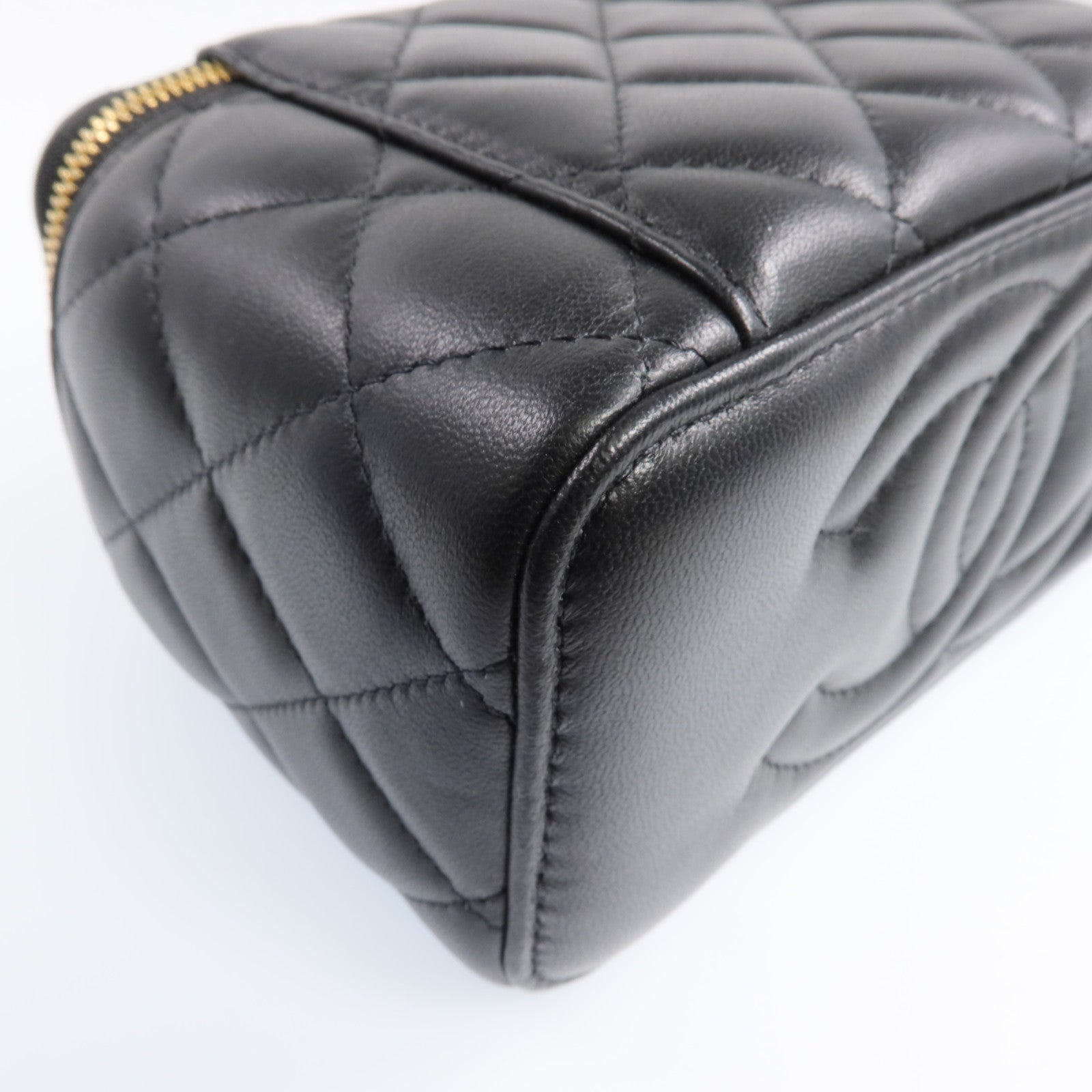 CHANEL 【激減優惠】羊皮皮革Vanity Case金扣鏈帶肩背袋