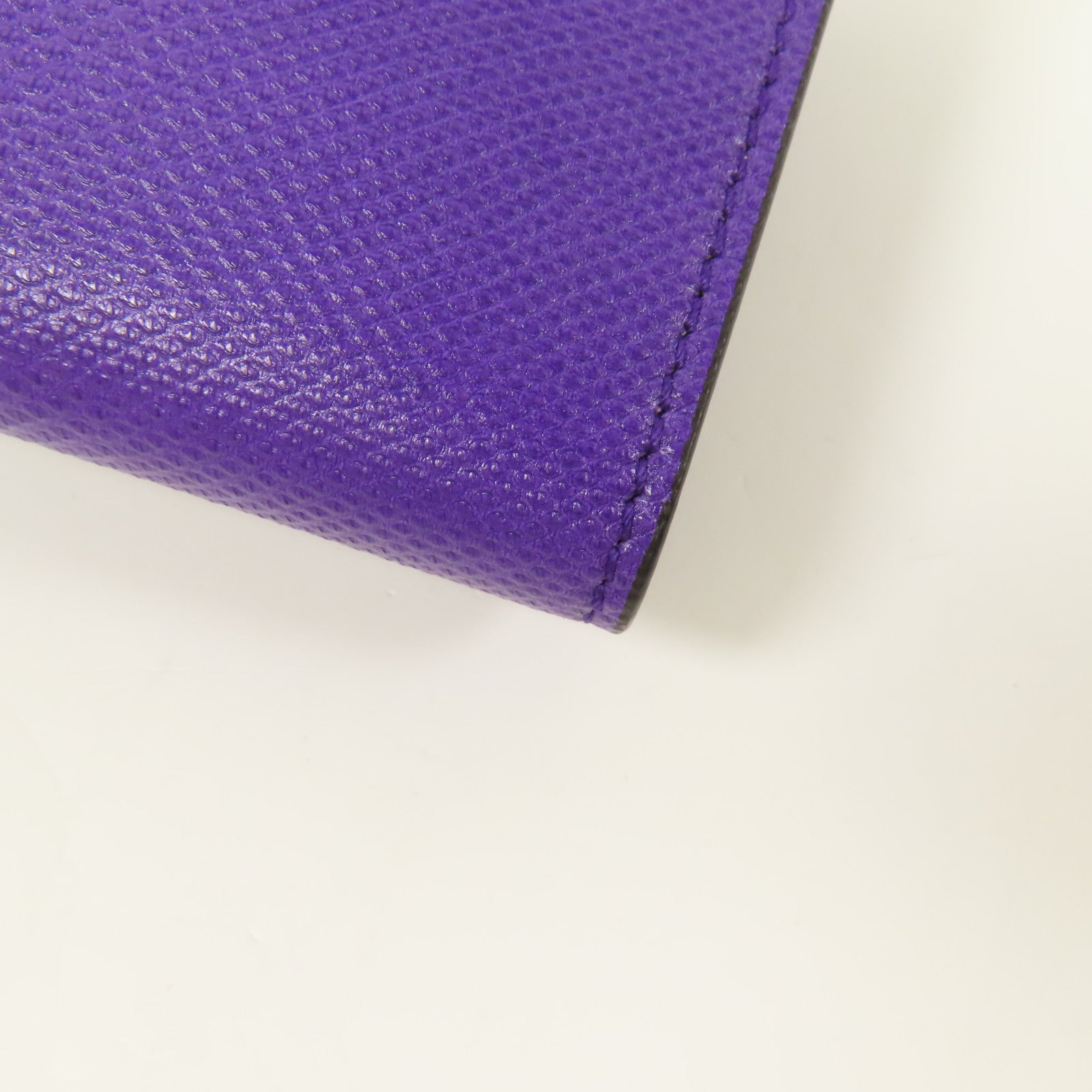 Salvatore Ferragamo 皮革Gancini Shoulder Wallet銀扣肩背袋