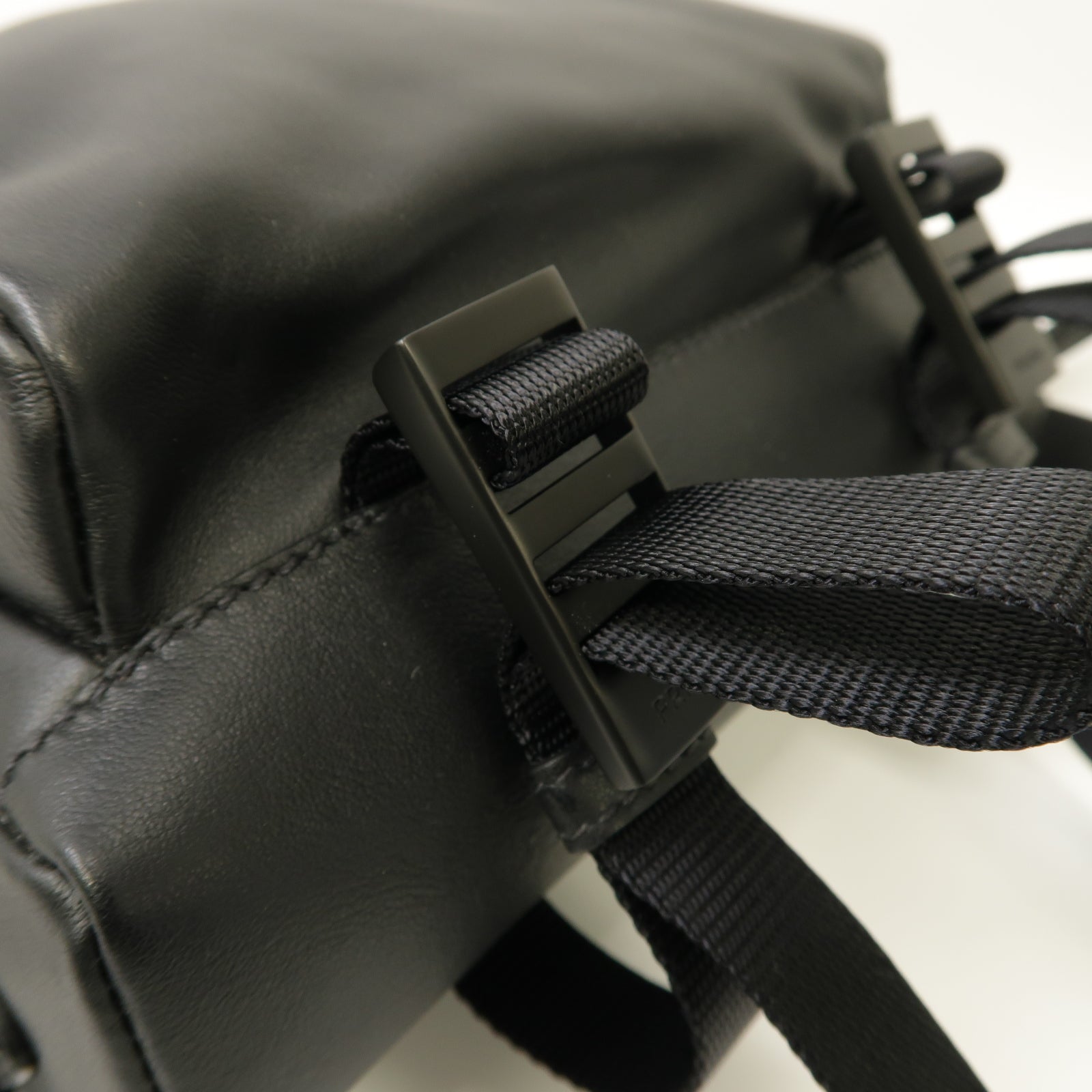 PRADA 牛皮皮革Shoulder Bag肩背袋黑色