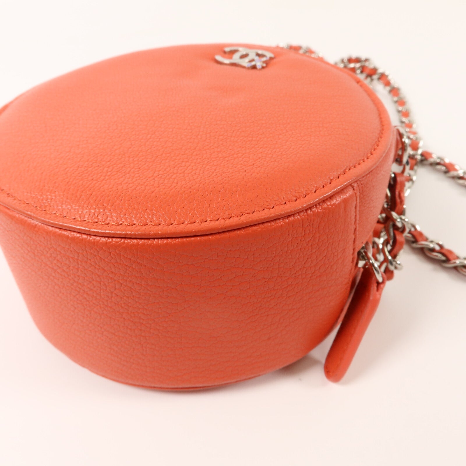 CHANEL 牛皮皮革Round Bag With Chain鏈帶肩背袋