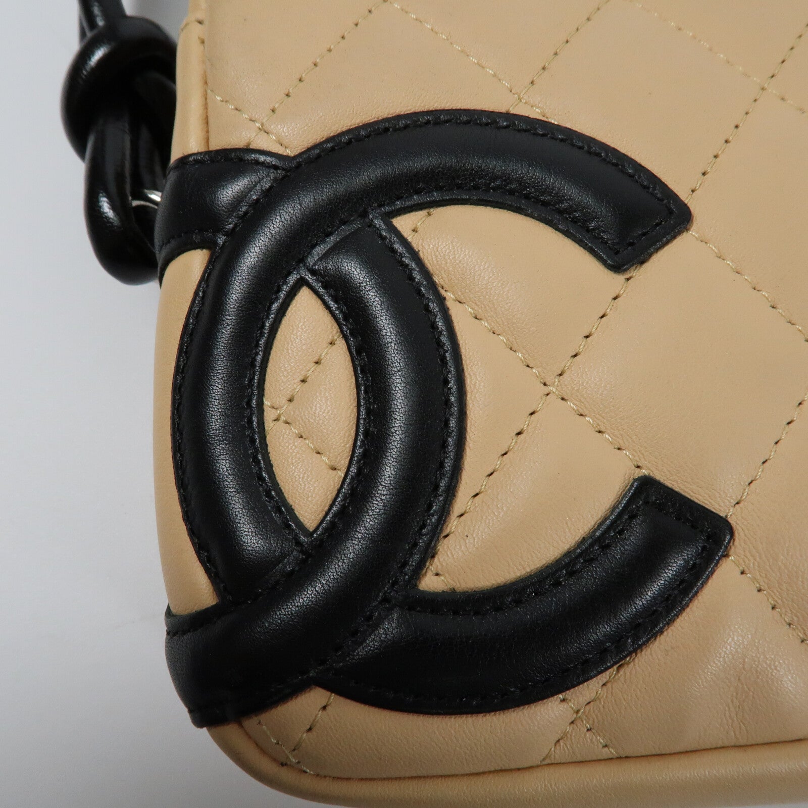 CHANEL 牛皮皮革Cambon Small Rectangle銀扣手挽袋