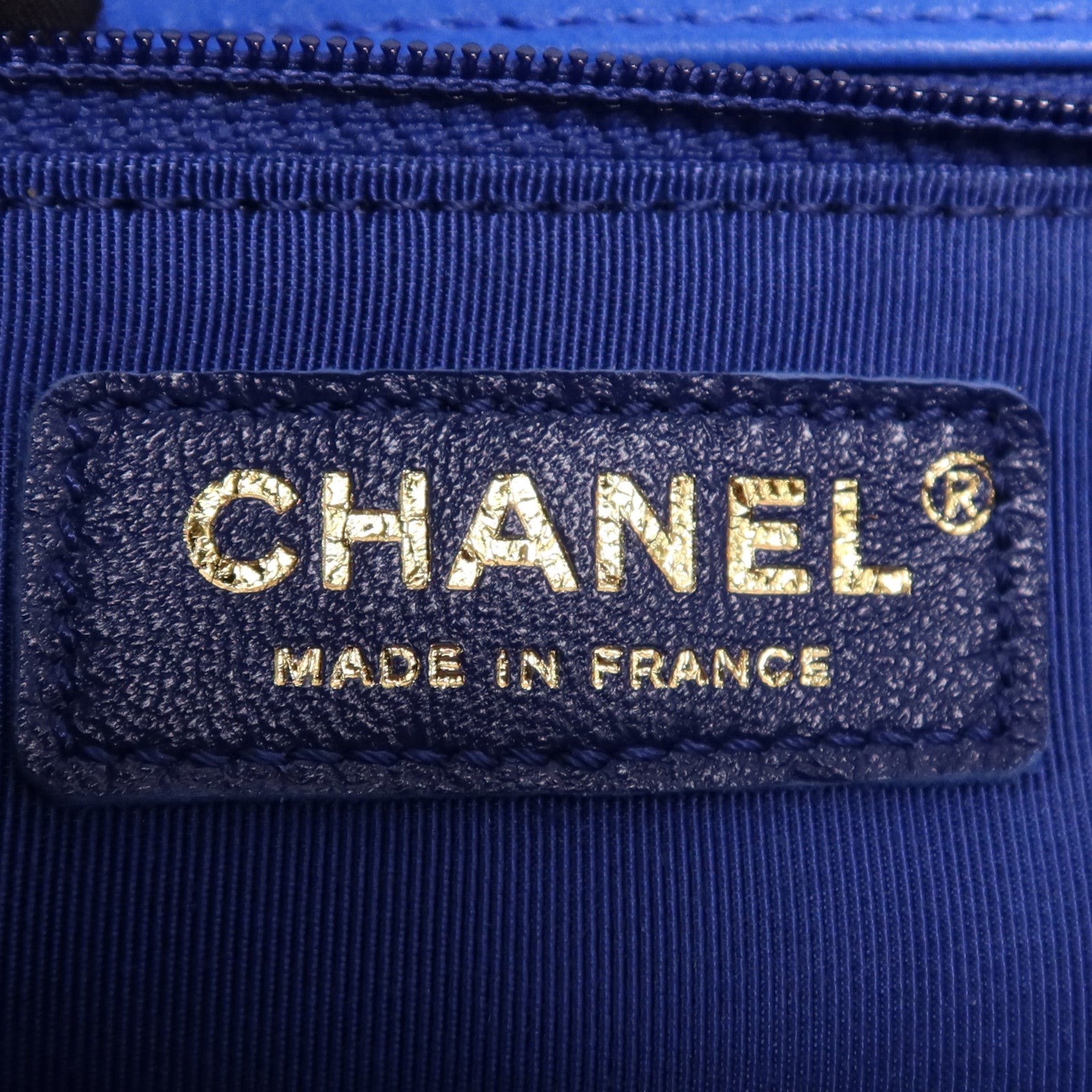 CHANEL 羊皮皮革Boy 28金扣鏈帶肩背袋