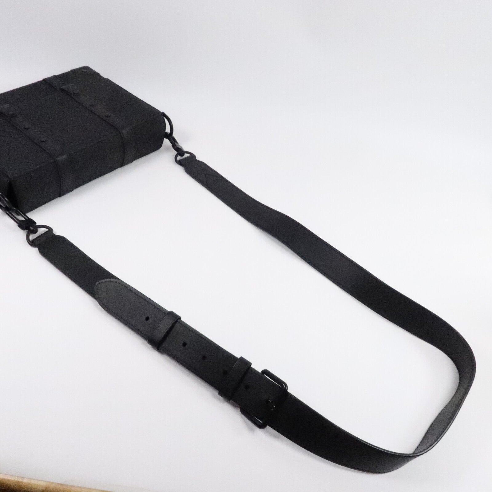 LOUIS VUITTON Monogram Taurillon Trunk Messenger Bag肩背袋