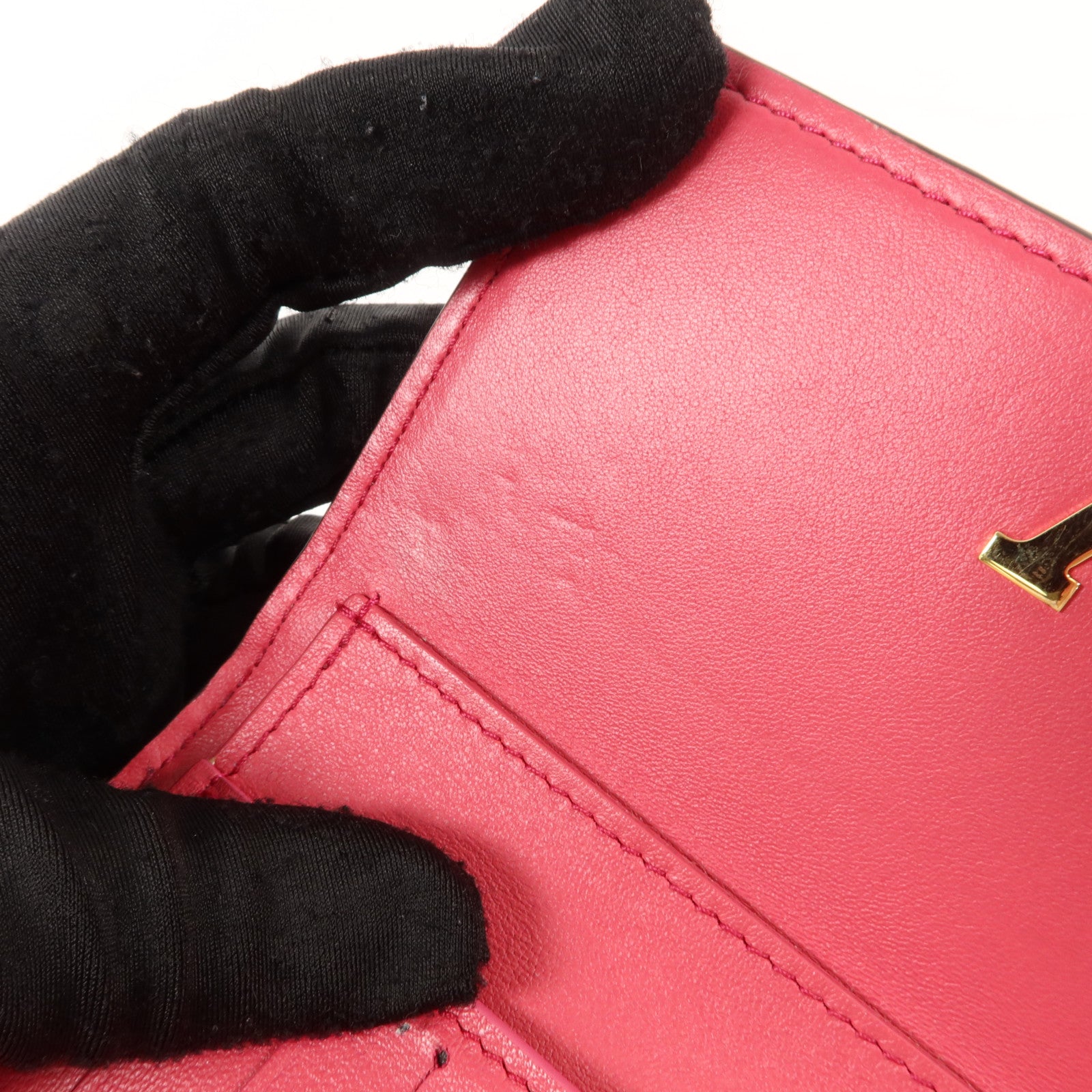 LOUIS VUITTON 牛皮皮革Capucines Wallet金扣錢包
