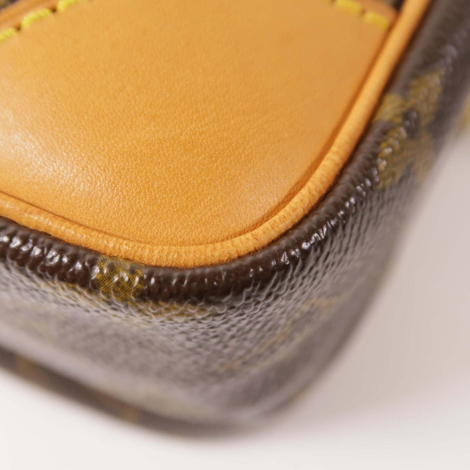 LOUIS VUITTON Monogram Amazon金扣肩背袋