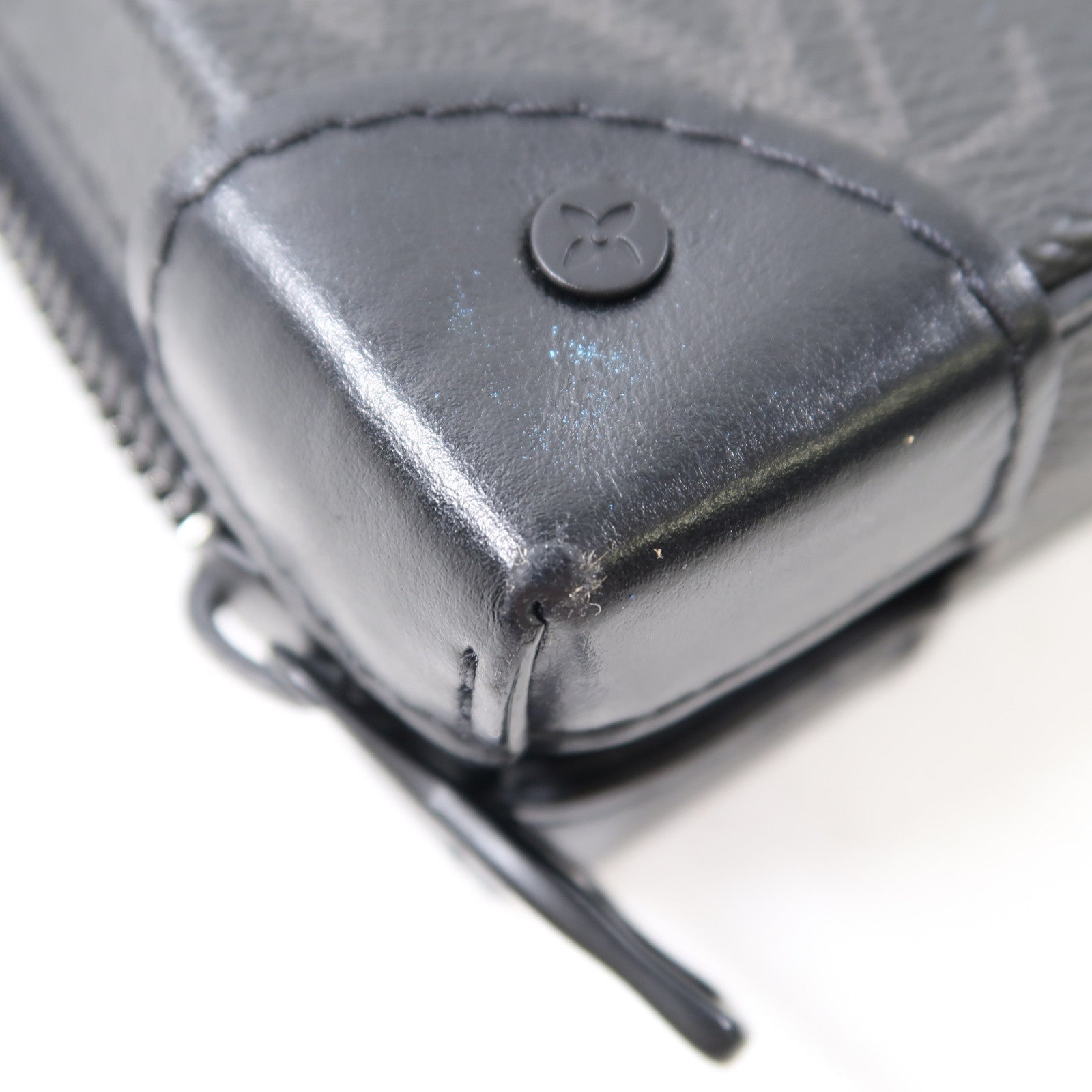LOUIS VUITTON Monogram Eclipse Soft Trunk Wallet肩背袋黑色