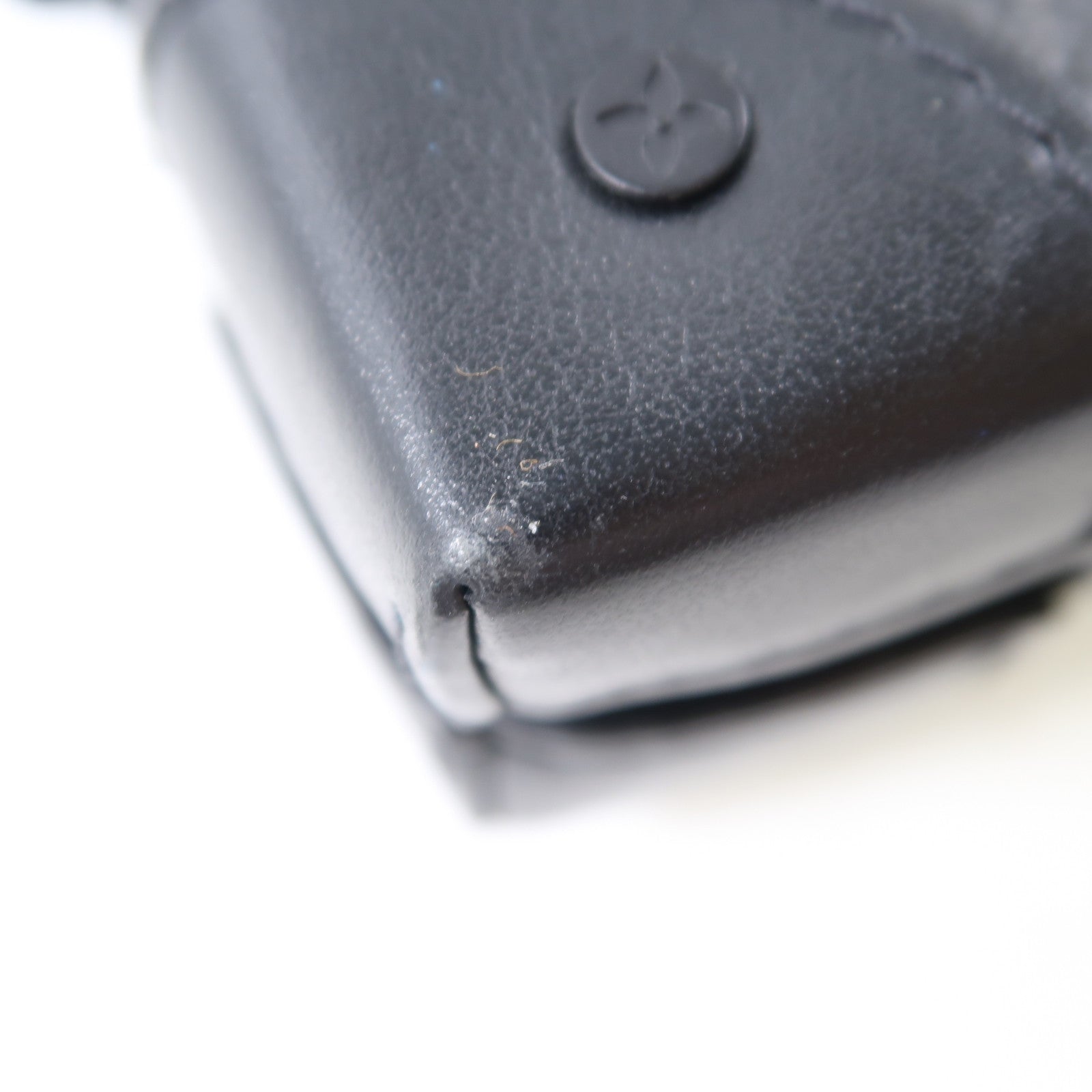 LOUIS VUITTON Monogram Eclipse Soft Trunk Wallet肩背袋黑色
