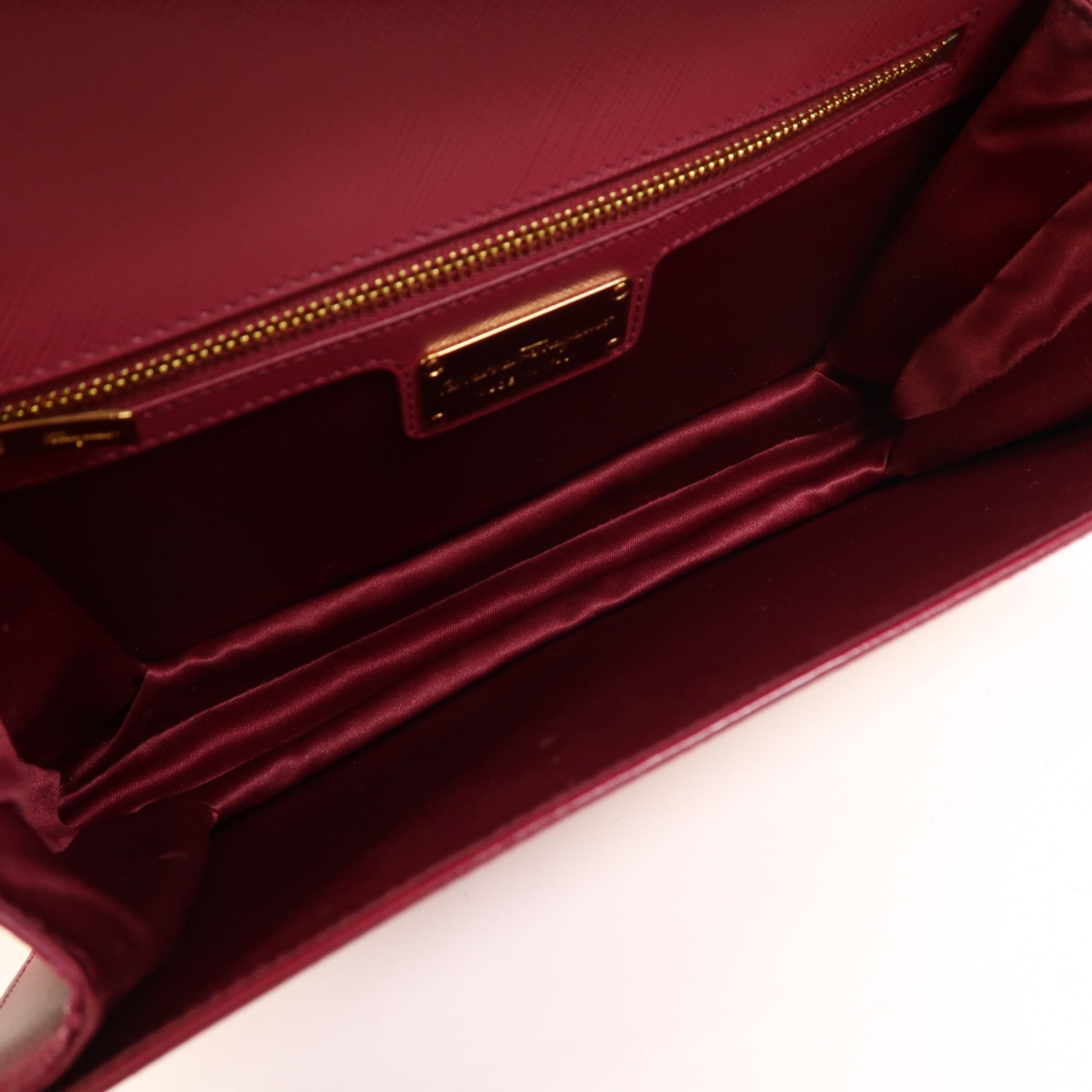 Salvatore Ferragamo 【激減優惠】Saffiano皮革Chain Shoulder金扣鏈帶肩背袋