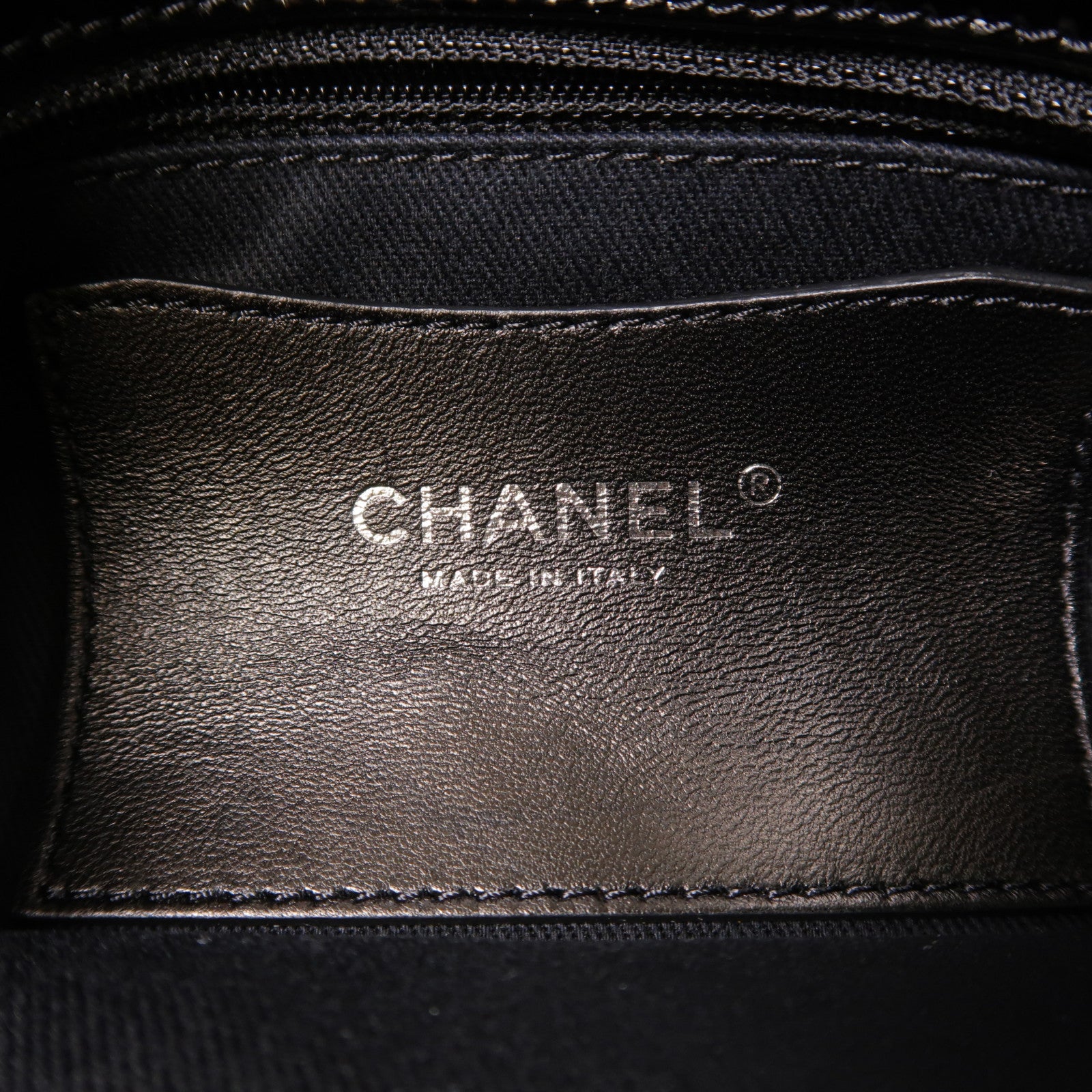 CHANEL 漆皮皮革Chain Shoulder銀扣鏈帶肩背袋
