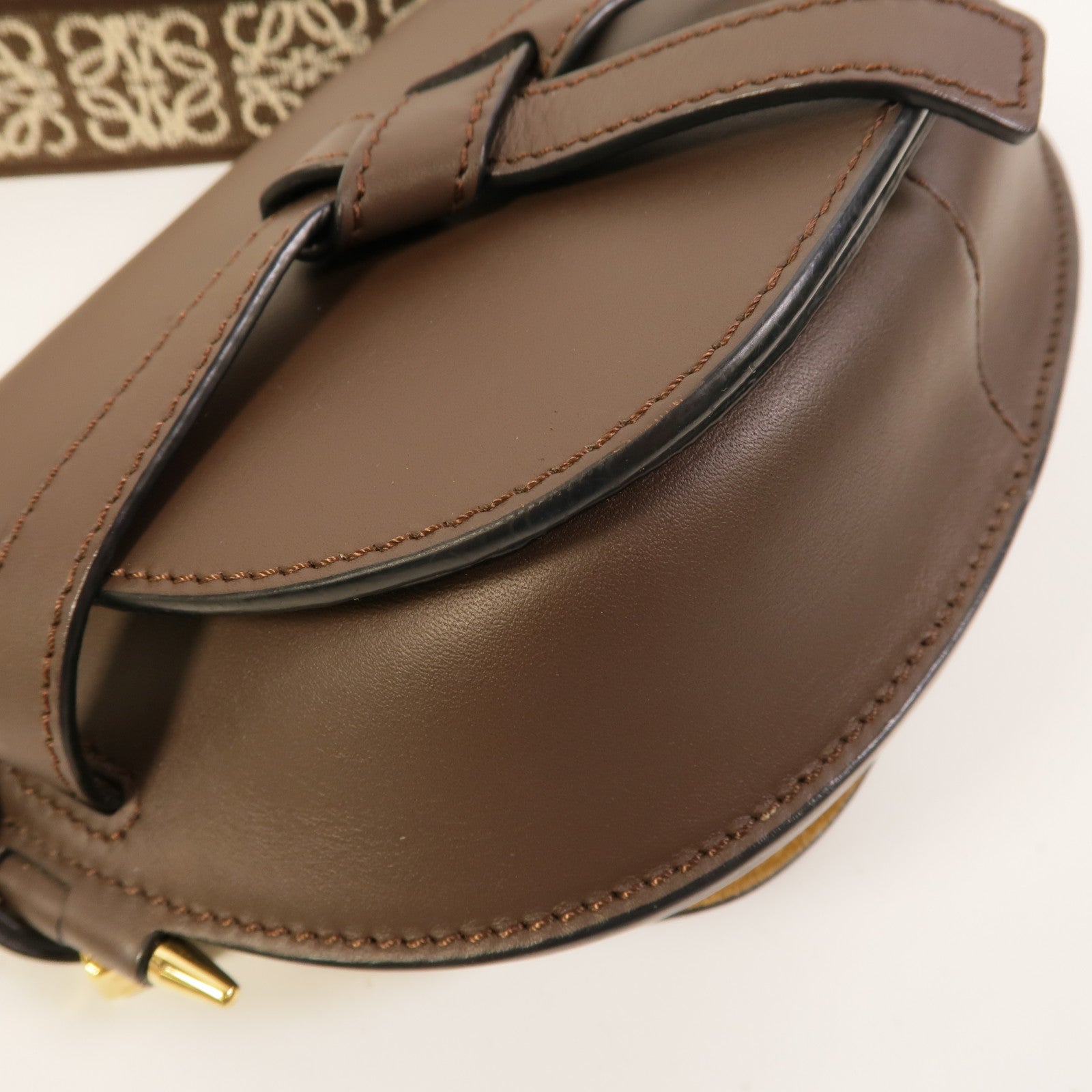 LOEWE 牛皮皮革Mini Gate肩背袋
