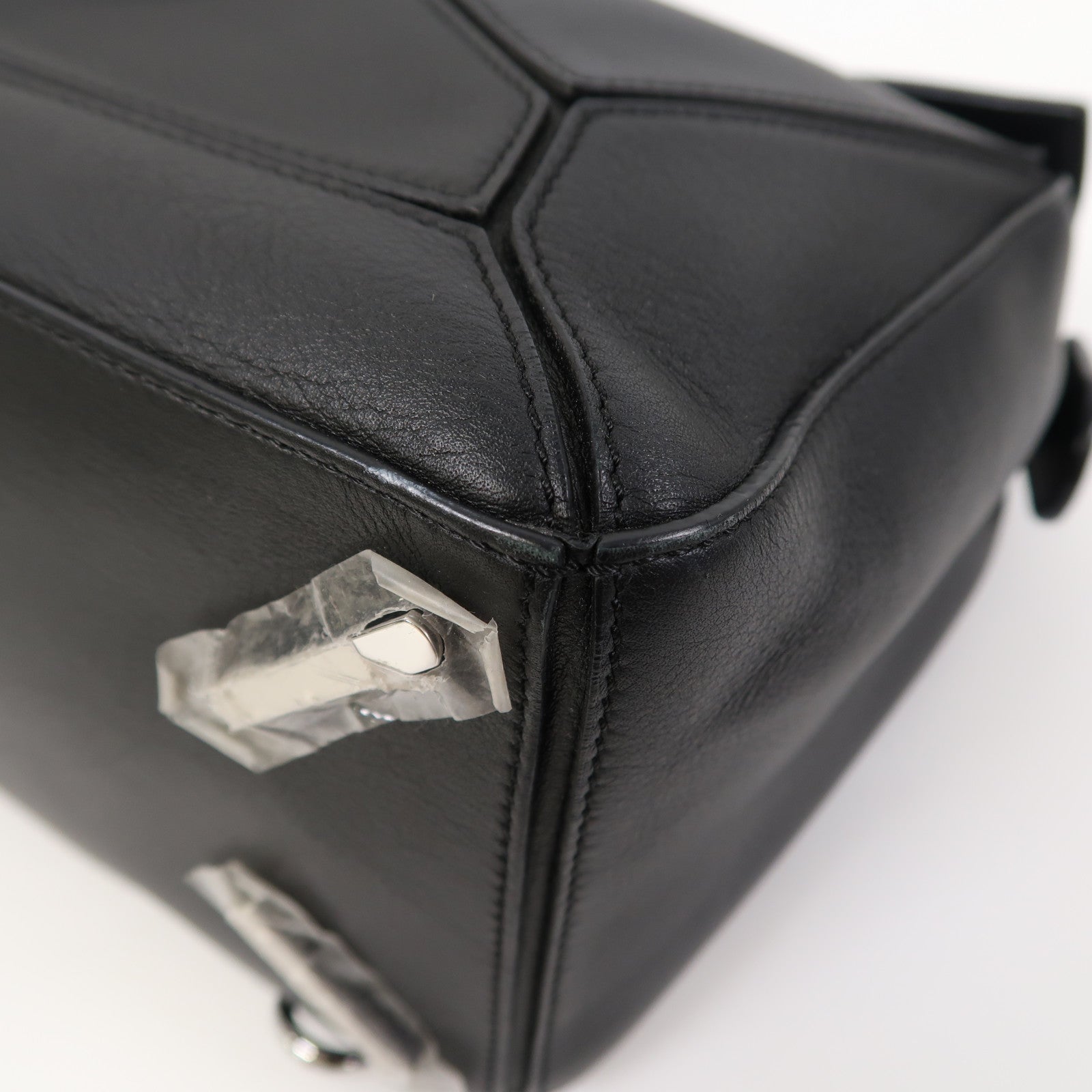LOEWE 牛皮皮革Puzzle Medium銀扣手挽肩背兩用袋黑色