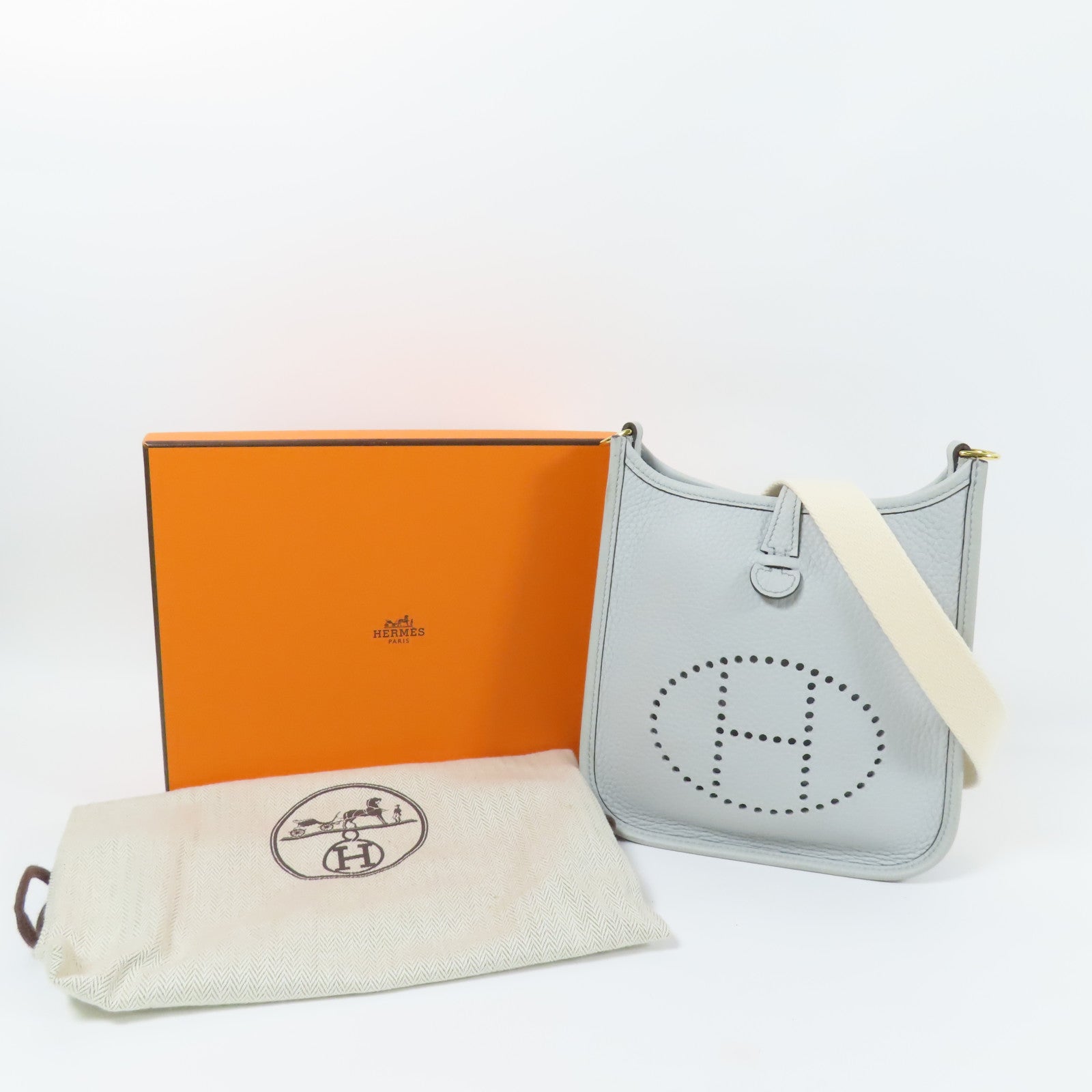 HERMES Clemence皮革Evelyne TPM金扣肩背袋Bleu Pale