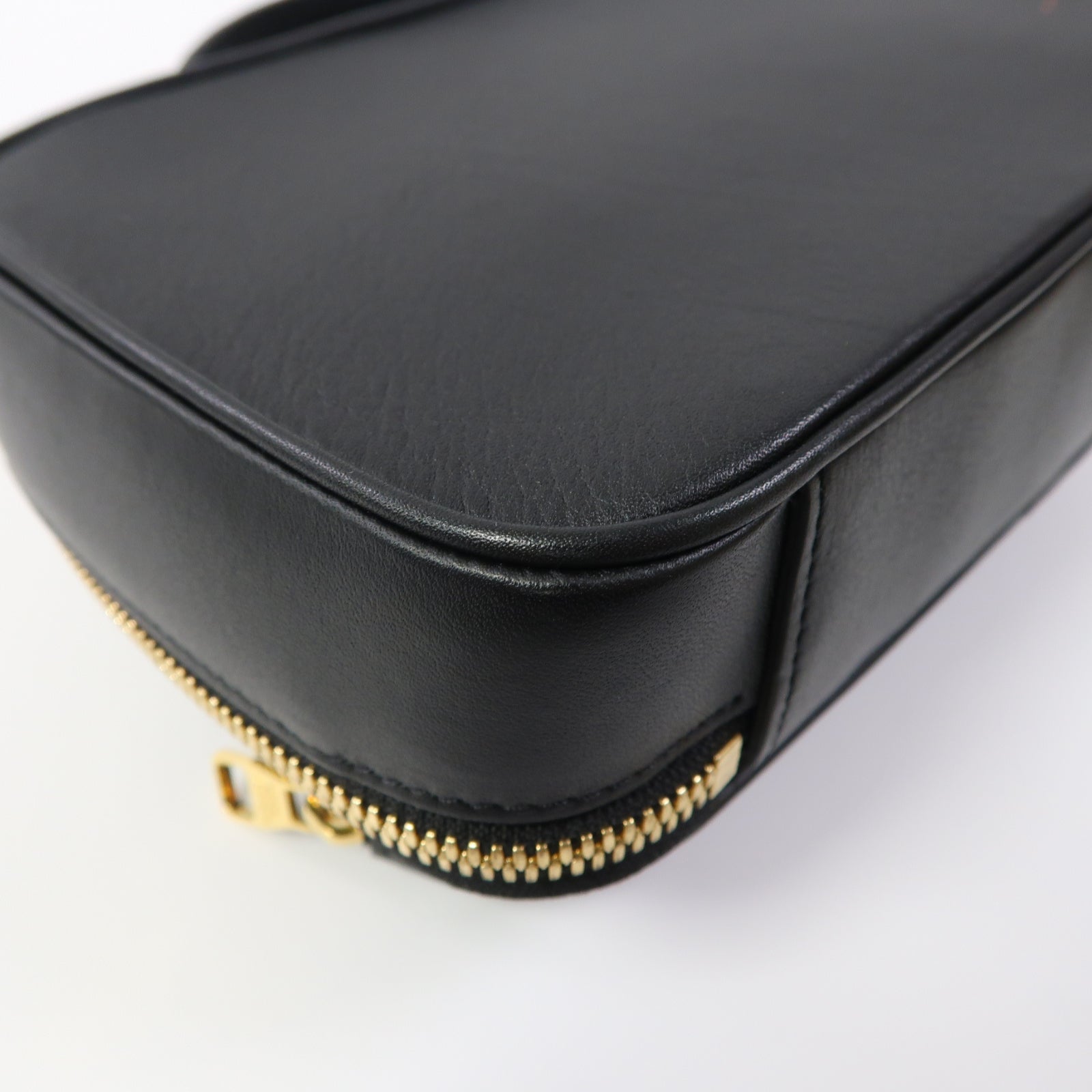 LOUIS VUITTON 牛皮皮革Utility Crossbody金扣手挽肩背兩用袋黑色