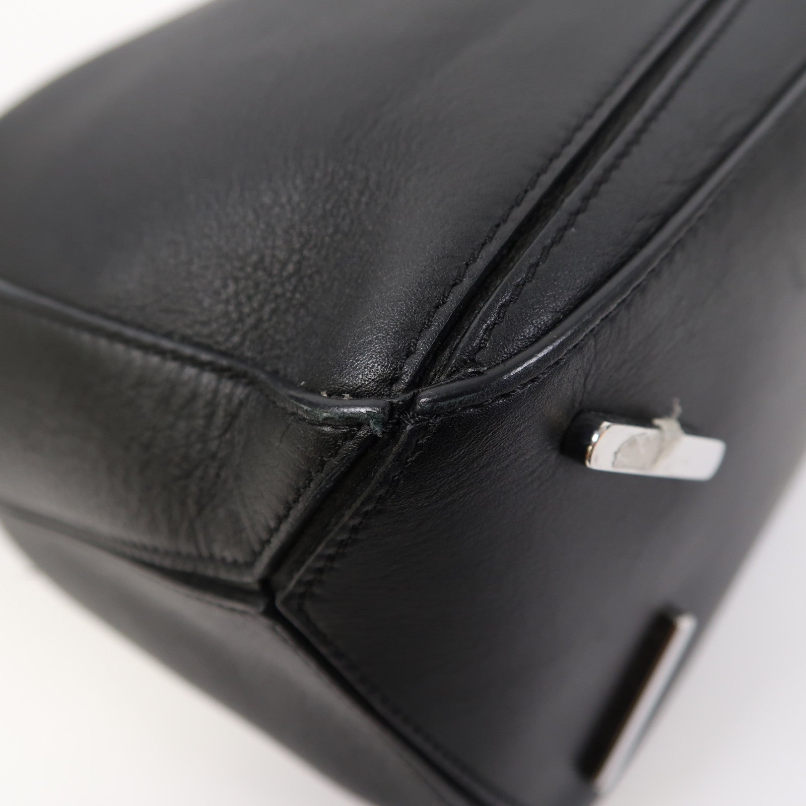 LOEWE 牛皮皮革Puzzle Medium銀扣手挽肩背兩用袋黑色