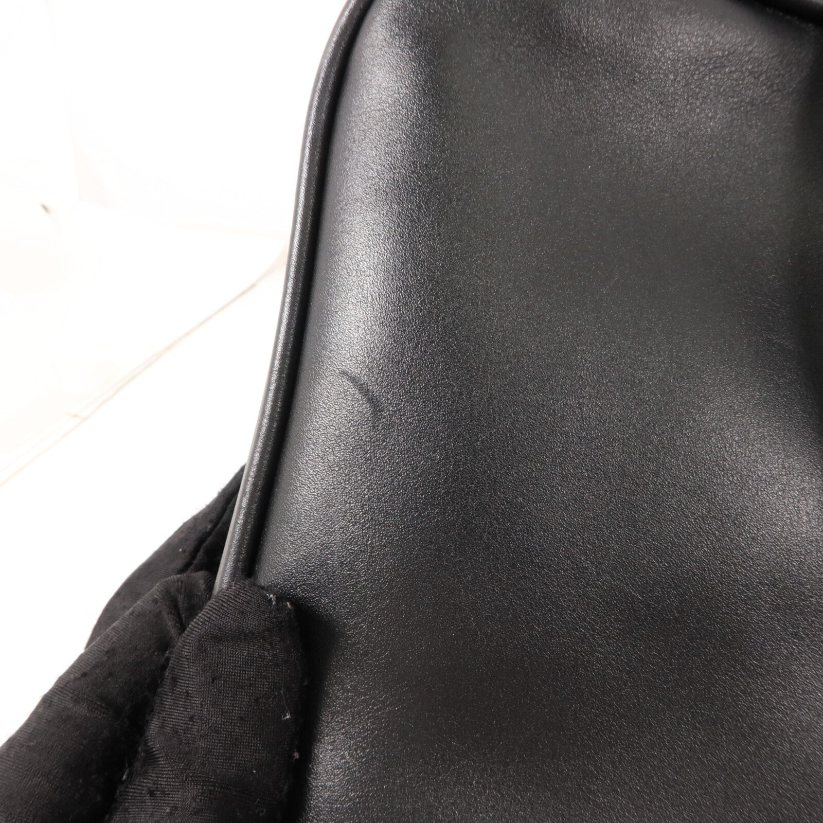Miu Miu 牛皮皮革Beau Bag手挽袋