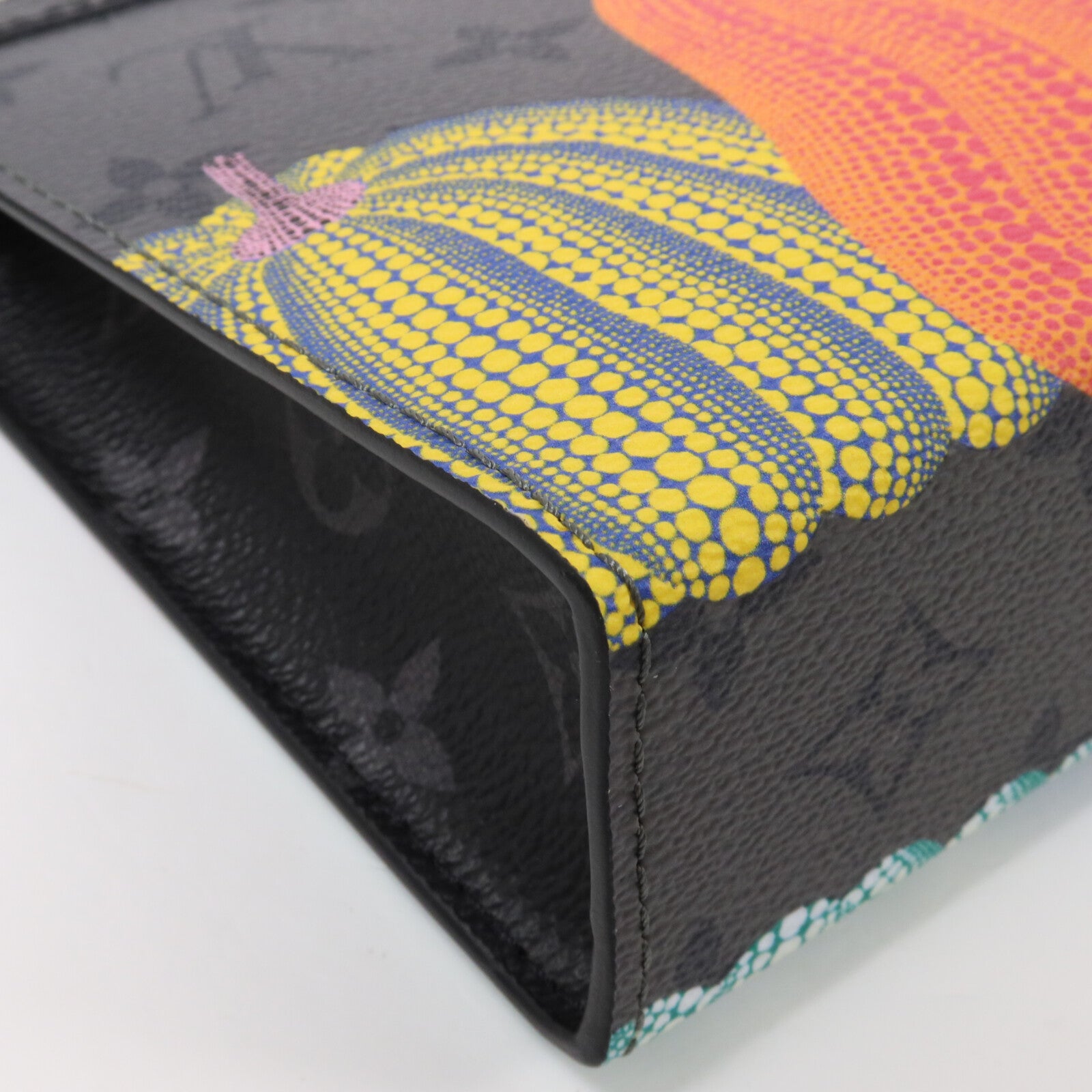 LOUIS VUITTON Monogram Eclipse LV x YK Gaston肩背袋