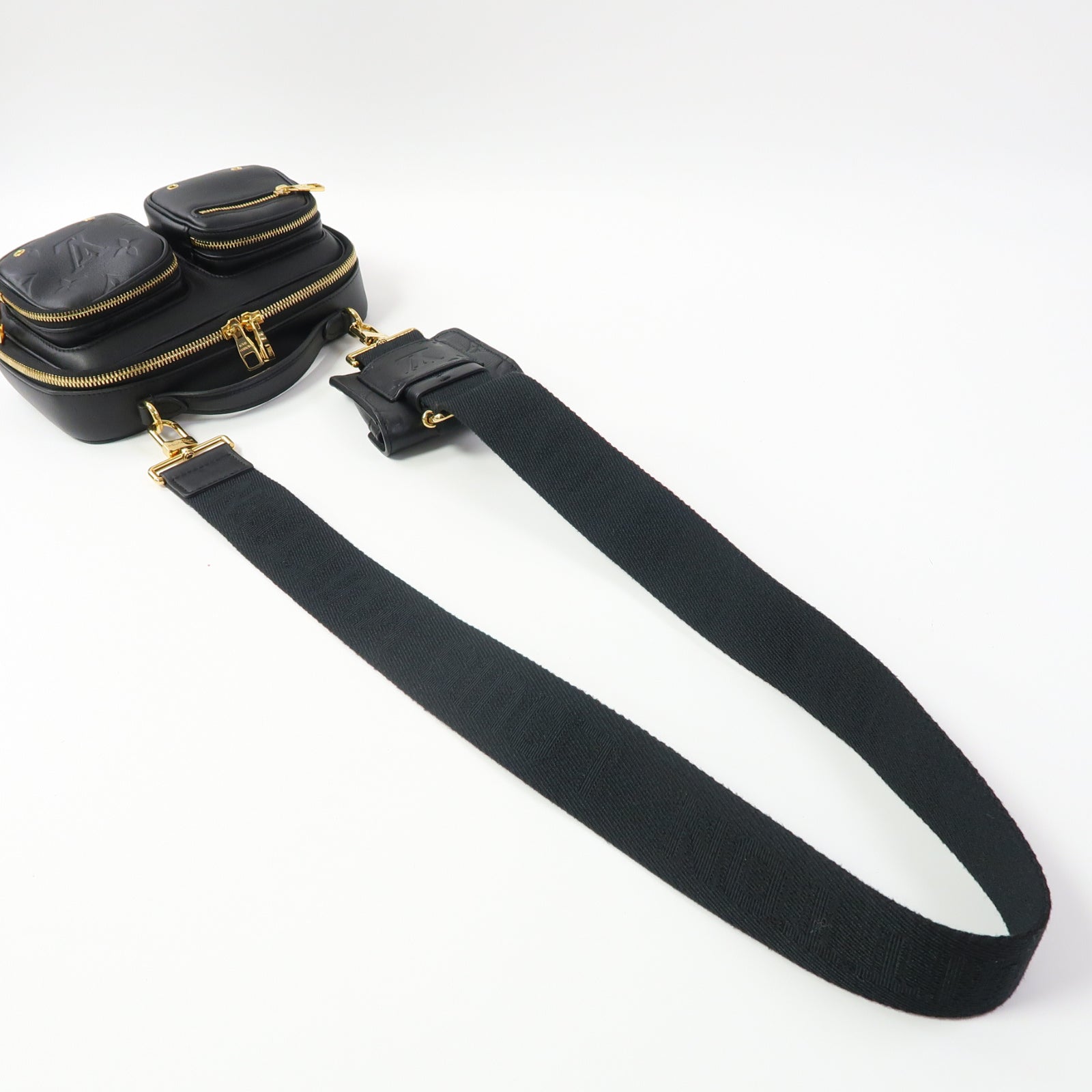 LOUIS VUITTON 牛皮皮革Utility Crossbody金扣手挽肩背兩用袋黑色