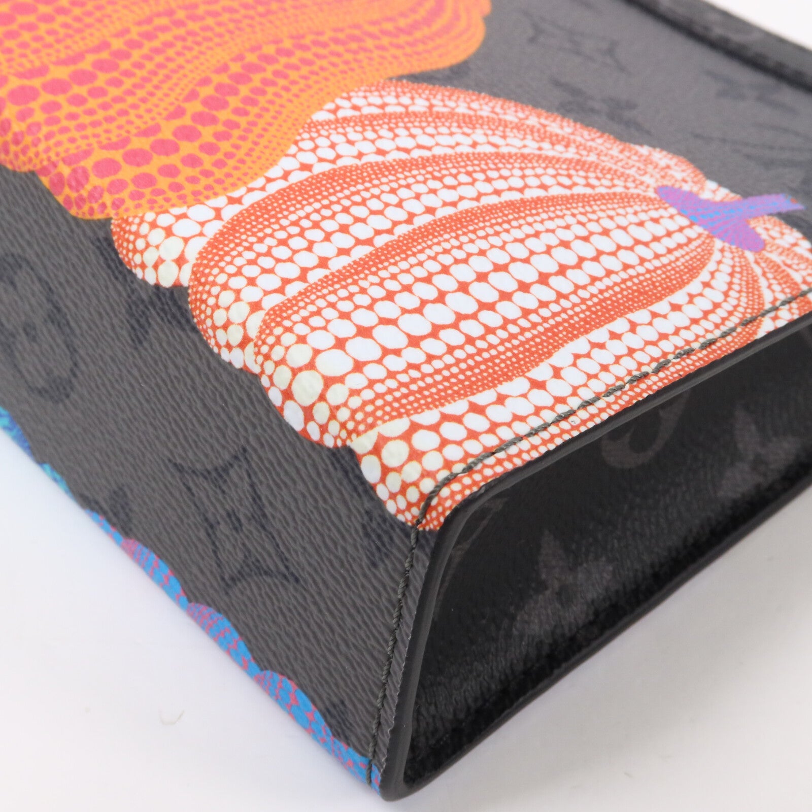 LOUIS VUITTON Monogram Eclipse LV x YK Gaston肩背袋