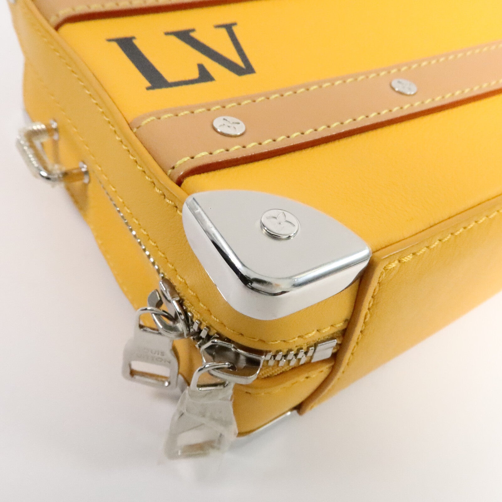 LOUIS VUITTON Taurillon Virgil Handle Soft Trunk Bag肩背袋