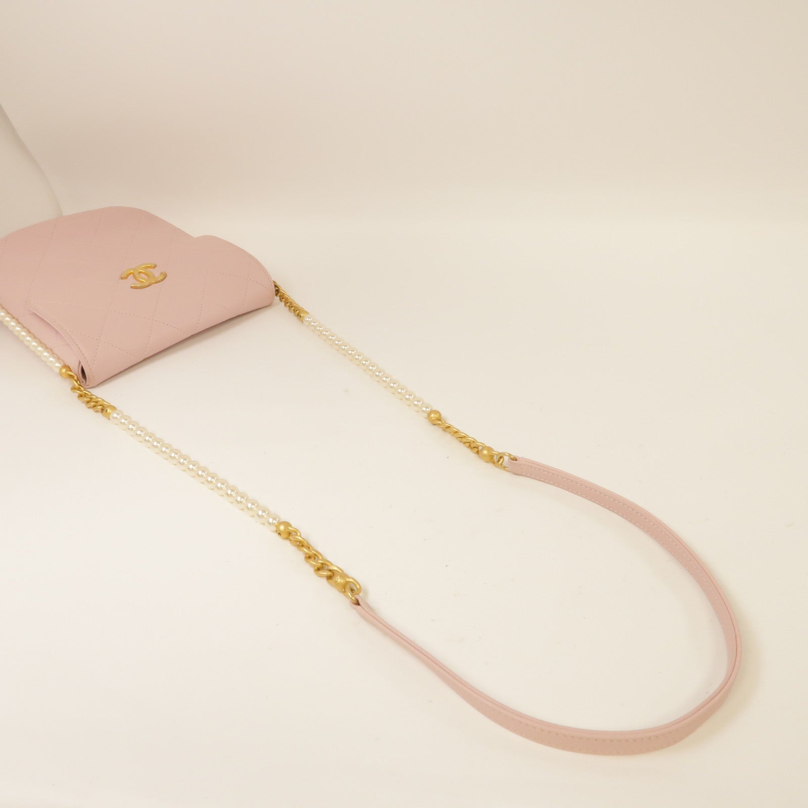 CHANEL 菱格牛皮皮革Chain Shoulder金扣鏈帶肩背袋粉紅色