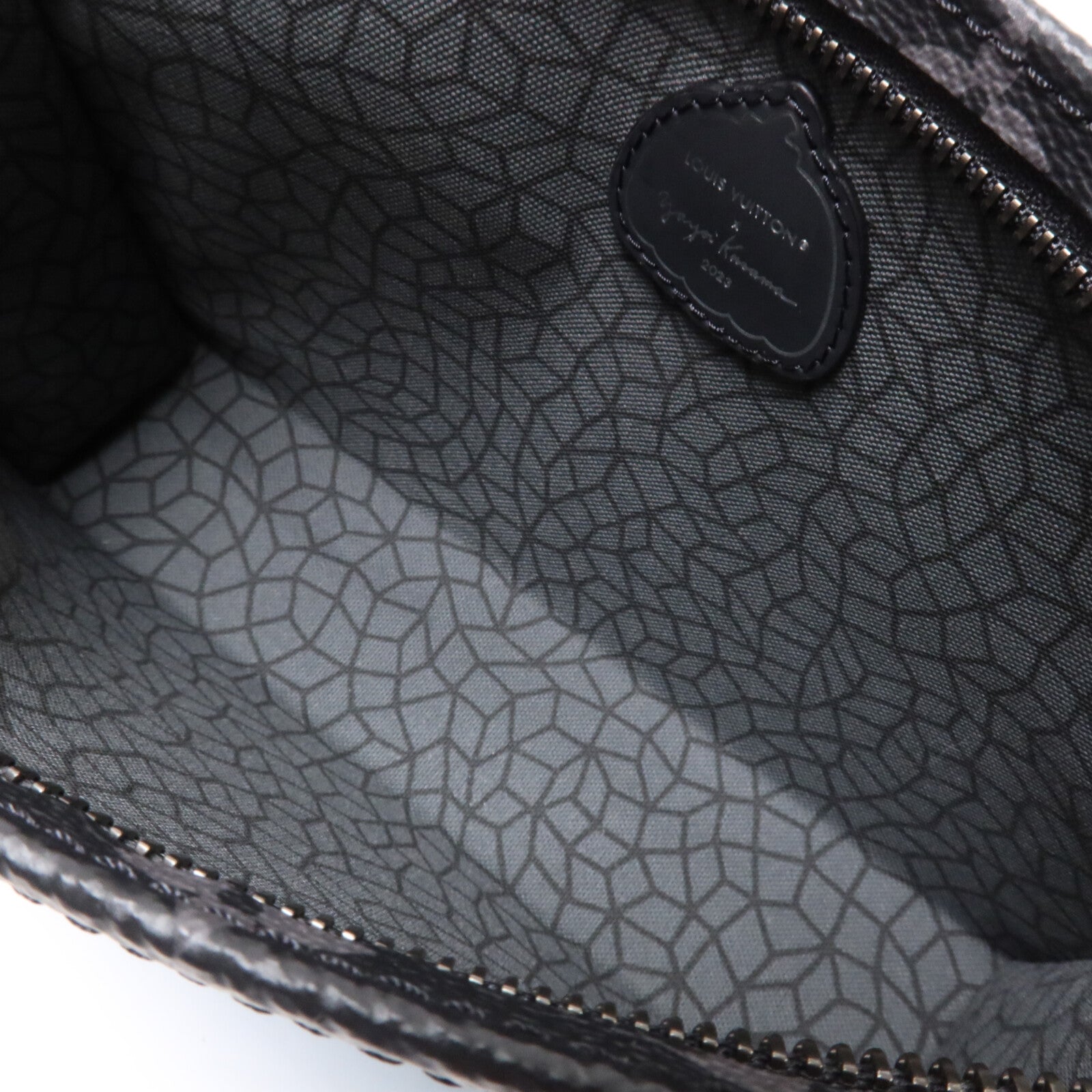 LOUIS VUITTON Monogram Eclipse LV x YK Gaston肩背袋