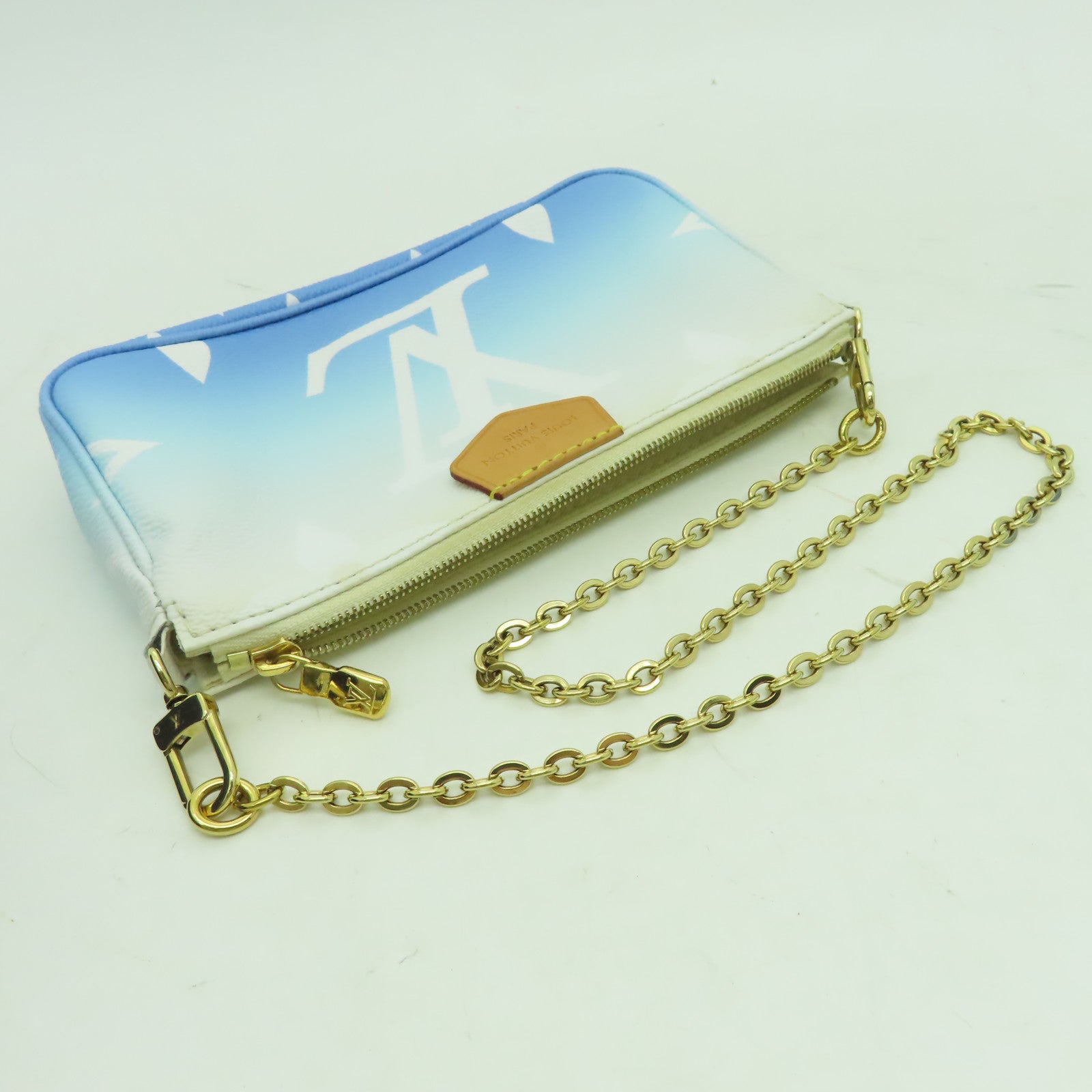 LOUIS VUITTON Monogram Giant Multi Pochette金扣肩背袋藍色/白色