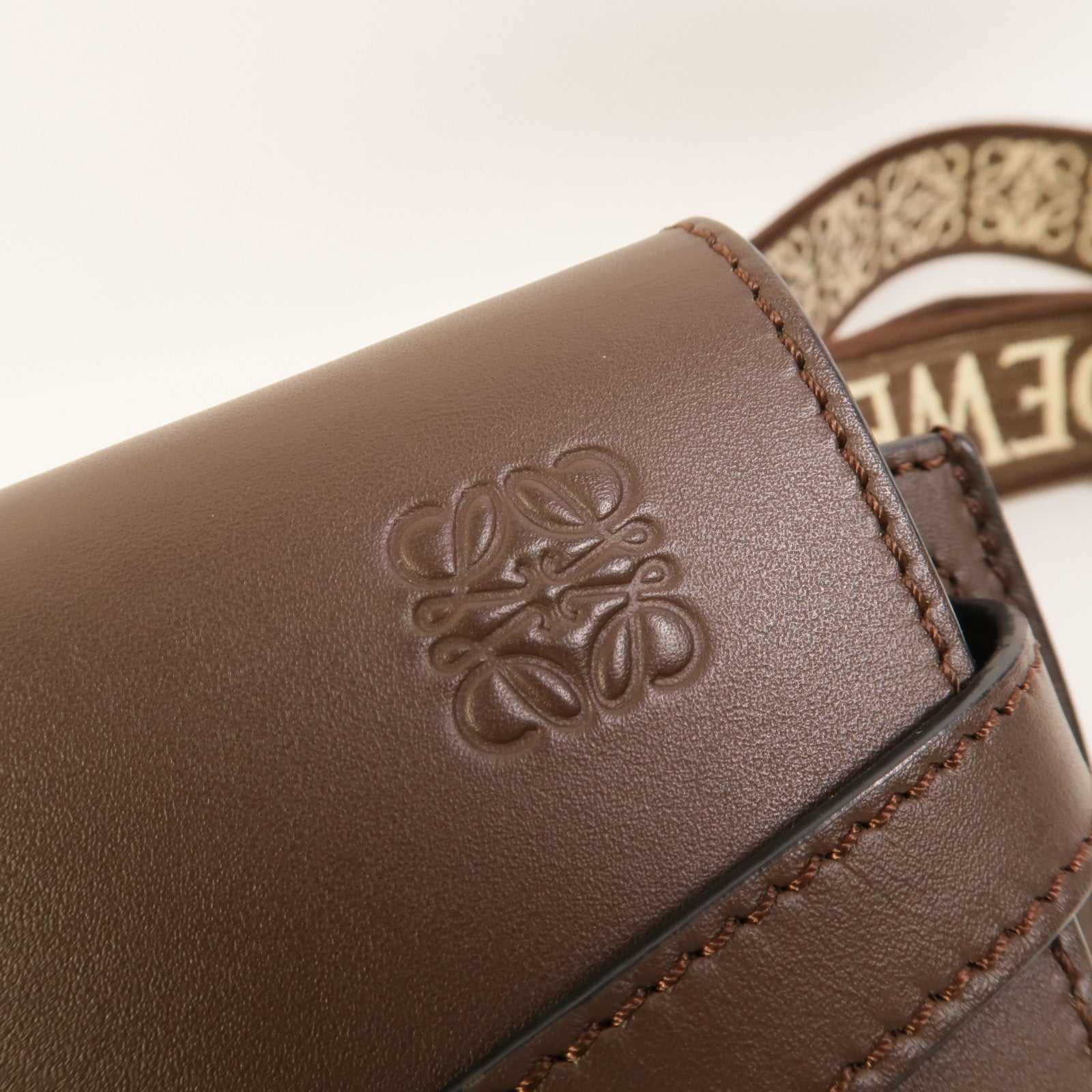 LOEWE 牛皮皮革Mini Gate肩背袋