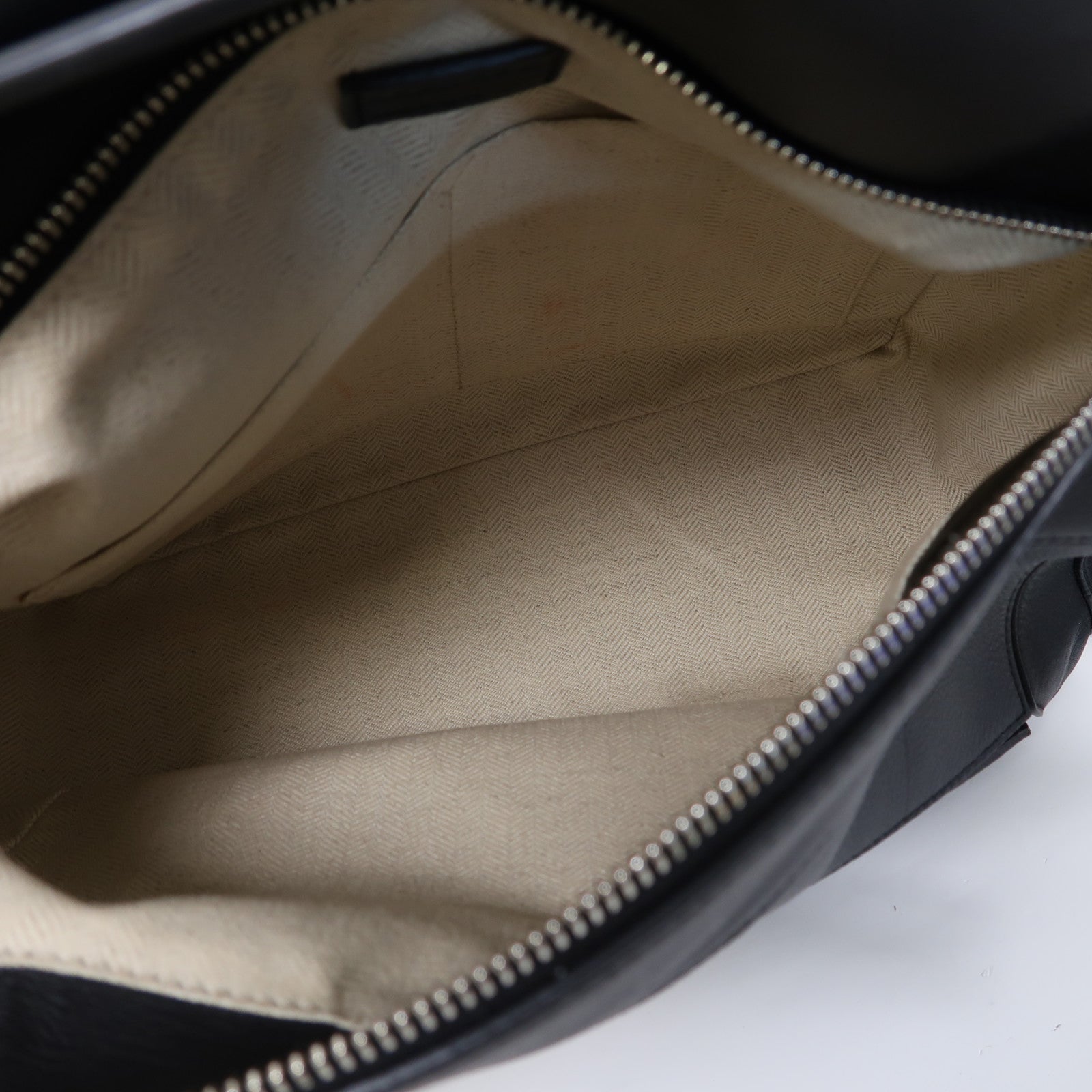 LOEWE 牛皮皮革Puzzle Medium銀扣手挽肩背兩用袋黑色
