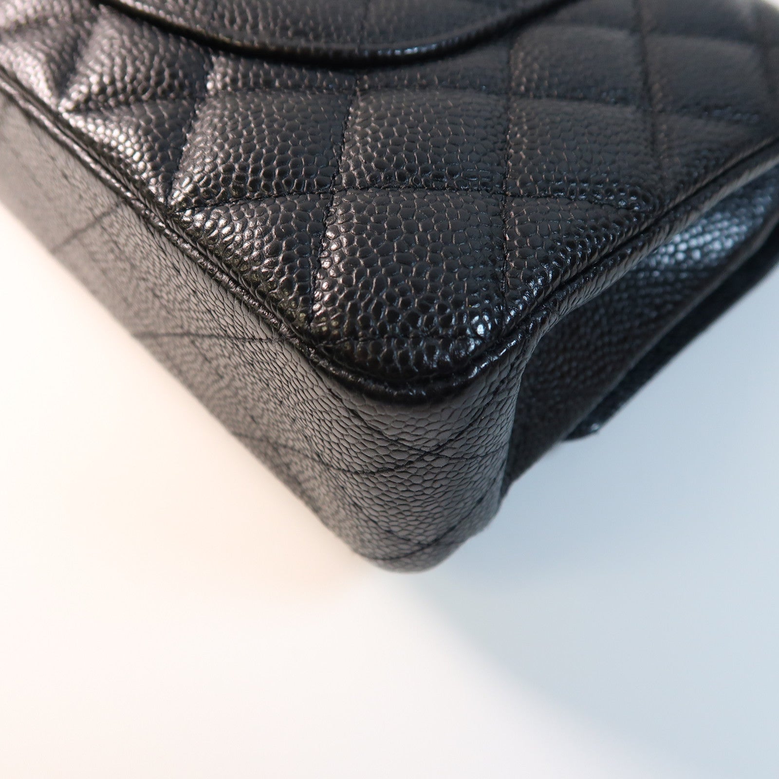 CHANEL 菱格牛皮皮革Classic 25金扣鏈帶肩背袋黑色
