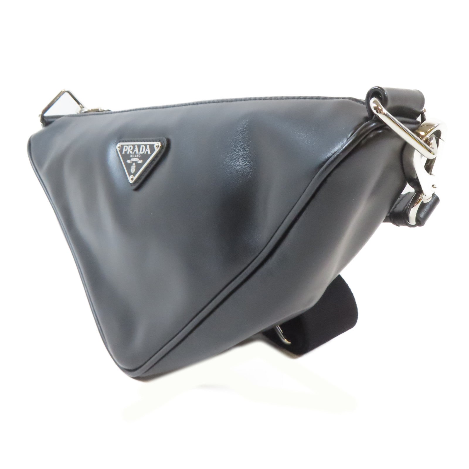 PRADA 皮革Triangle Bag銀扣肩背袋黑色
