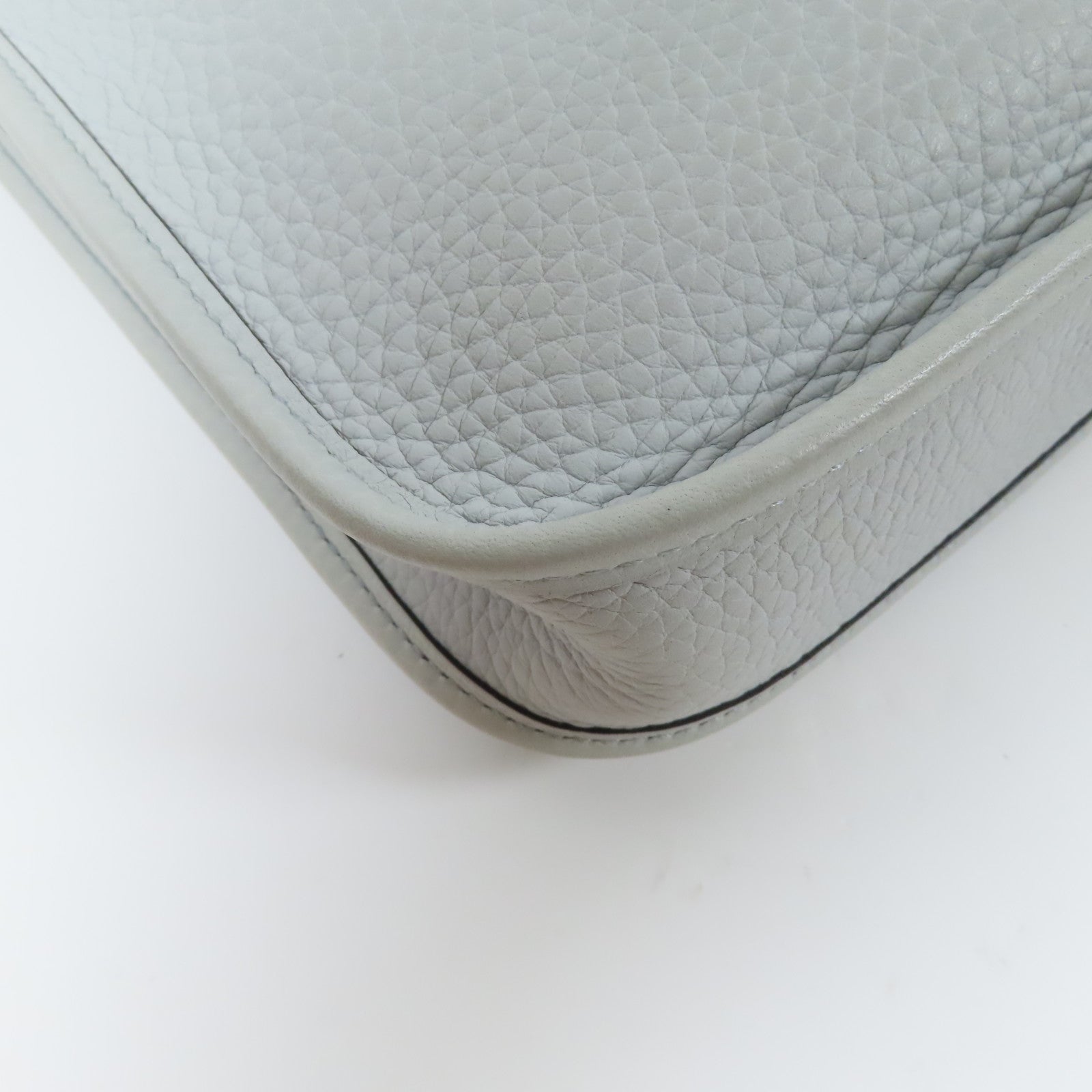 HERMES Clemence皮革Evelyne TPM金扣肩背袋Bleu Pale