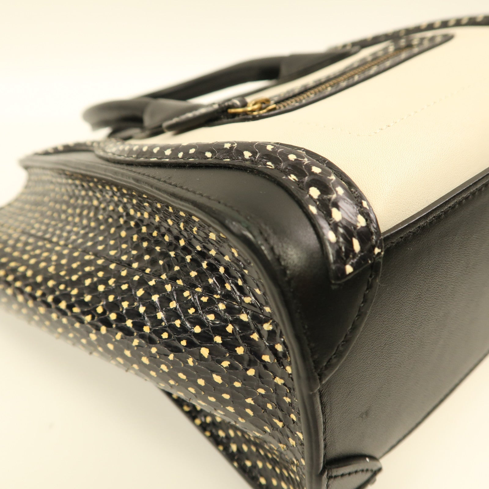 CELINE 牛皮皮革/蛇皮皮革Nano Luggage金扣手挽肩背兩用袋白色/黑色