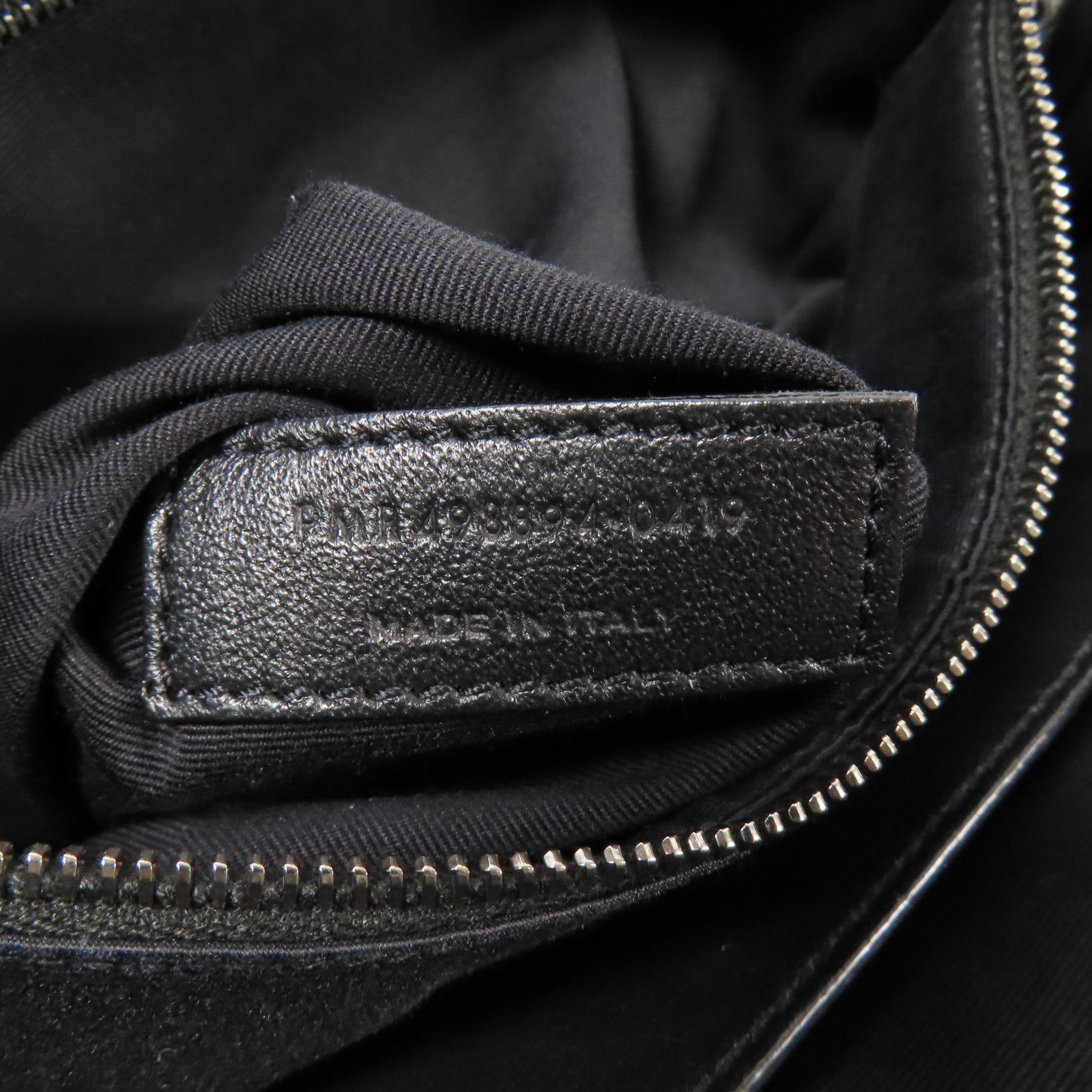 SAINT LAURENT 牛皮皮革Niki Medium肩背袋