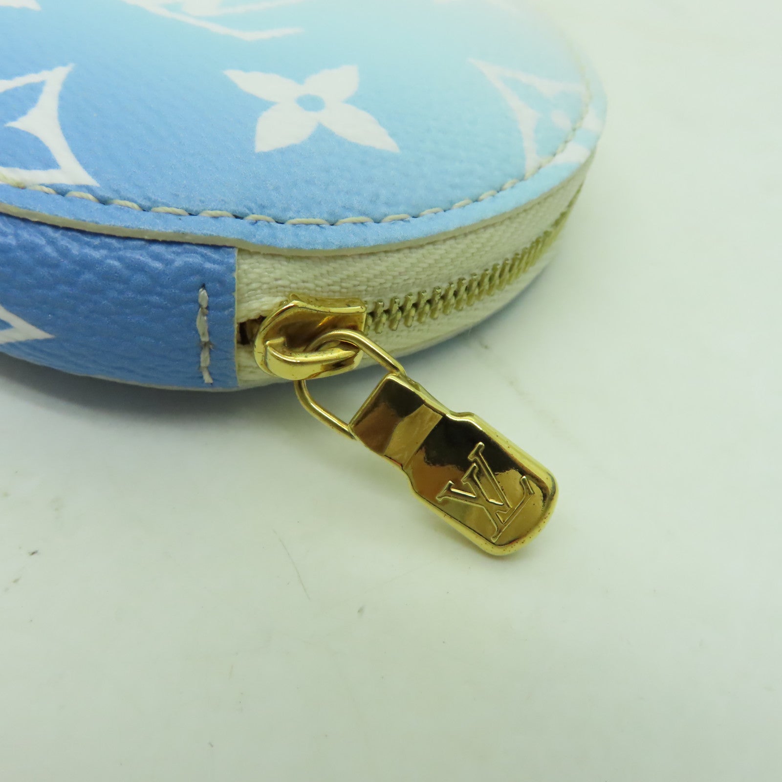 LOUIS VUITTON Monogram Giant Multi Pochette金扣肩背袋藍色/白色