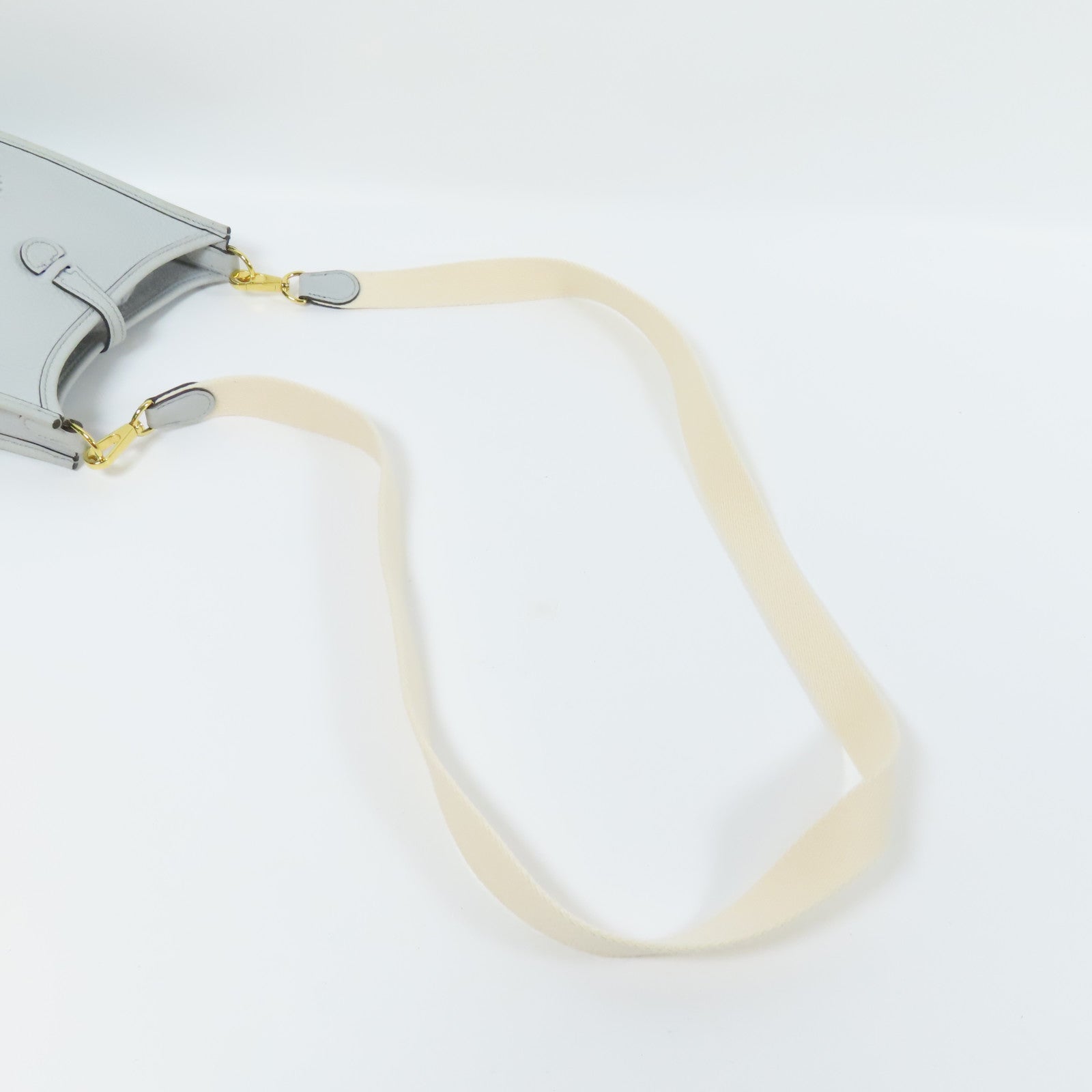 HERMES Clemence皮革Evelyne TPM金扣肩背袋Bleu Pale