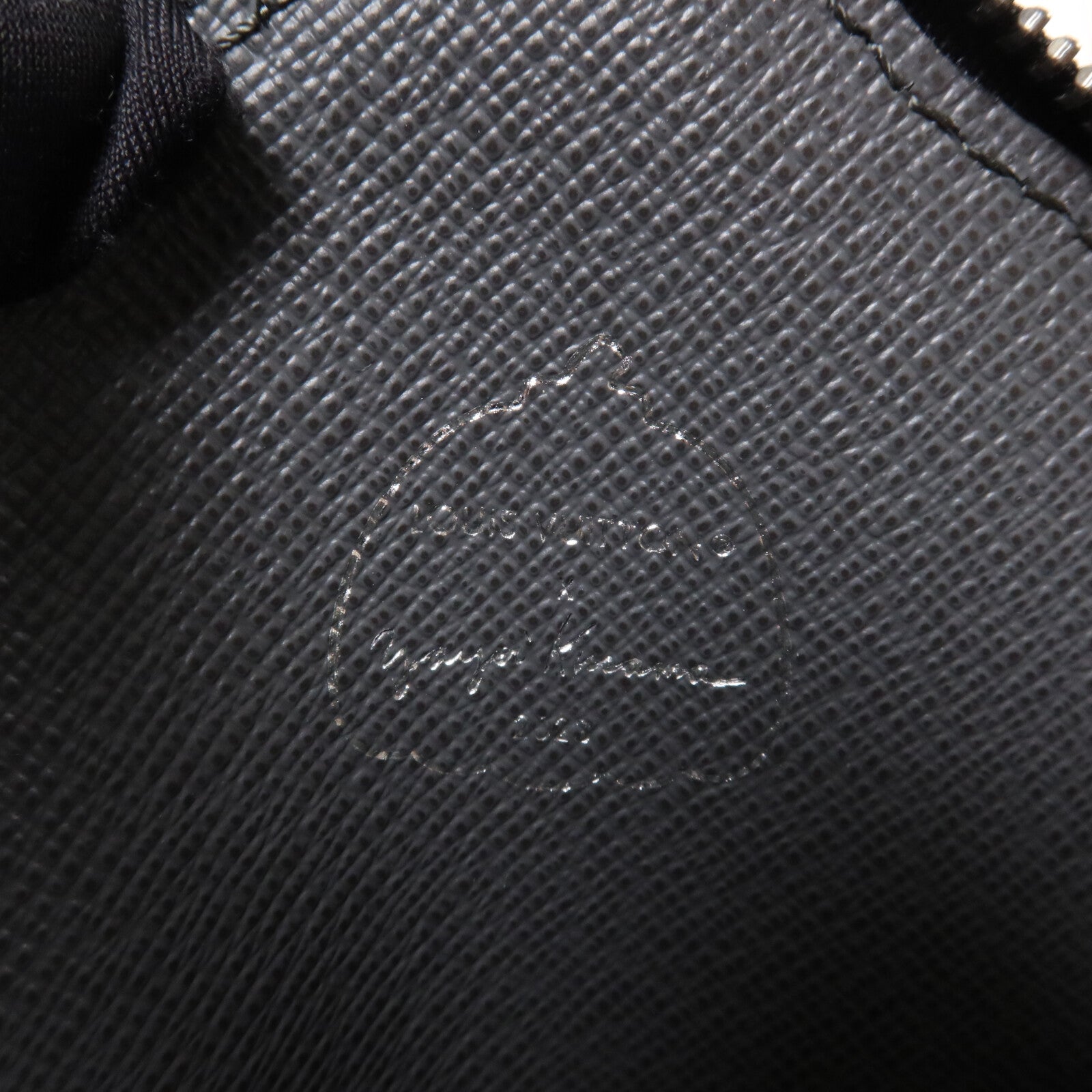 LOUIS VUITTON Monogram Eclipse LV x YK Gaston肩背袋